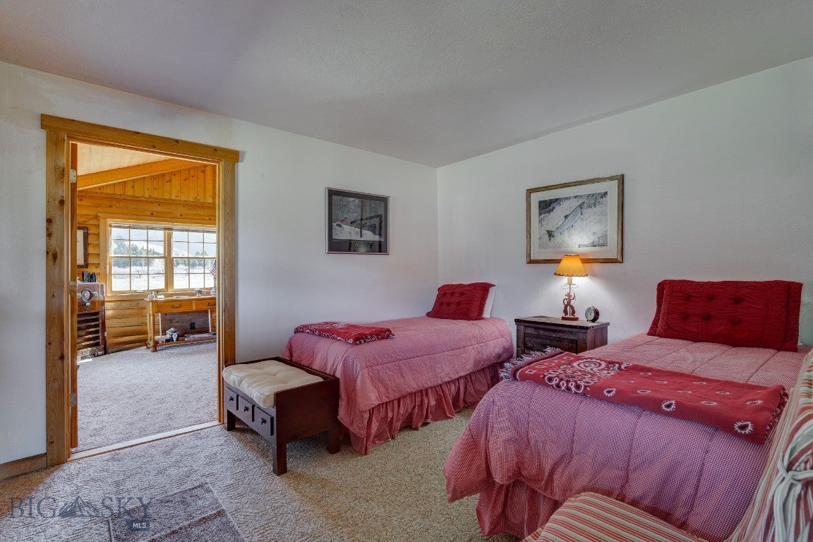 Cameron, Montana, 59720, United States, ,2 BathroomsBathrooms,Residential,Active,1769574