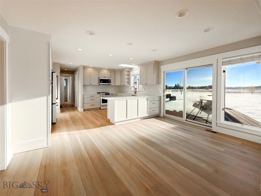 Bozeman, Montana, 59718, United States, 4 Bedrooms Bedrooms, ,5 BathroomsBathrooms,Residential,Active,2002618