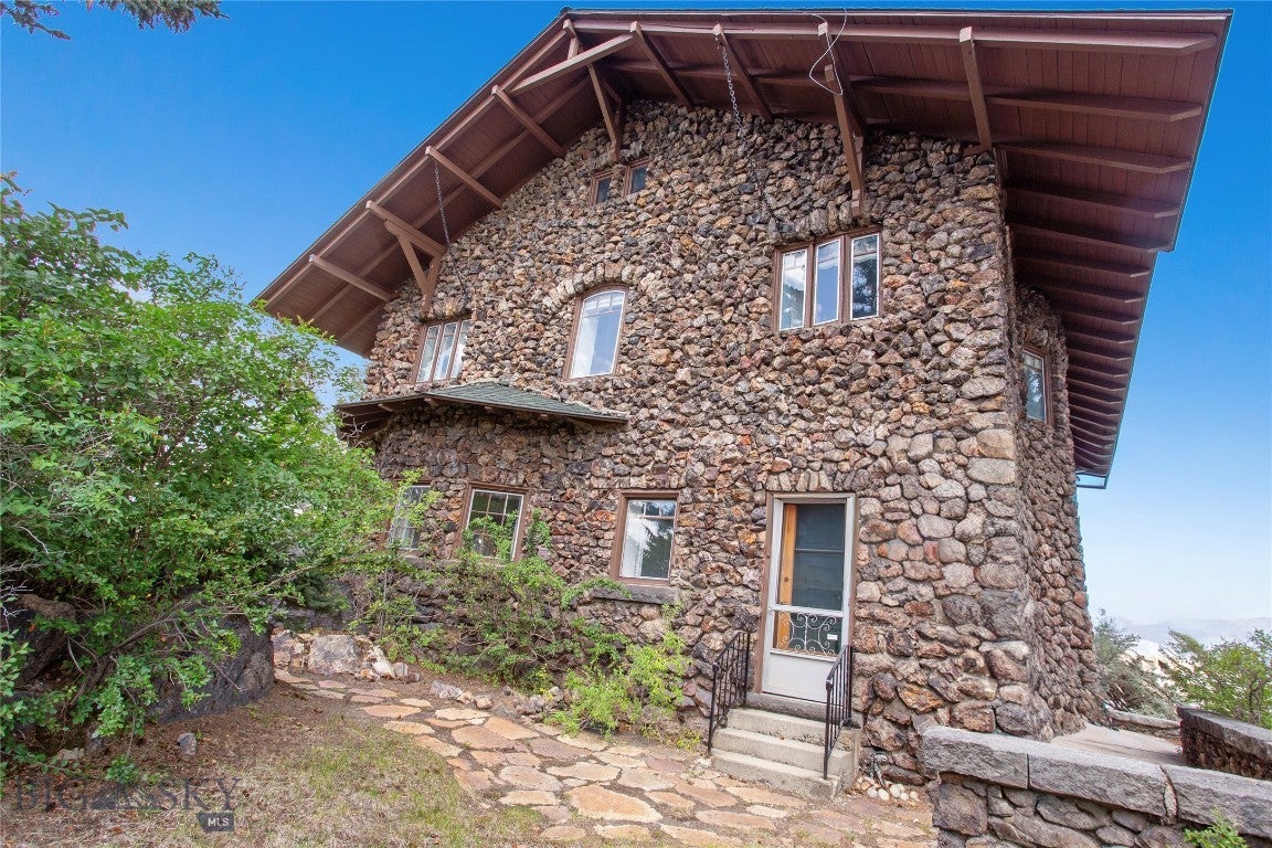 Butte, Montana, 59701, United States, 5 Bedrooms Bedrooms, ,3 BathroomsBathrooms,Residential,Active,1909636