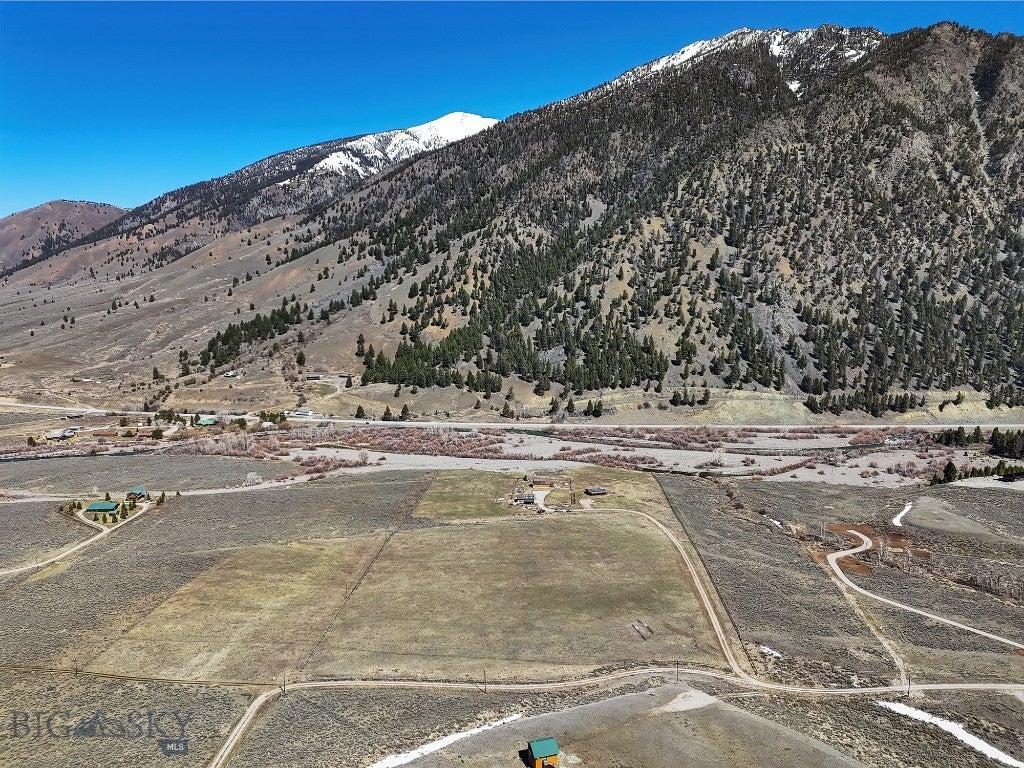 Cameron, Montana, 59720, United States, ,2 BathroomsBathrooms,Residential,Active,1769574