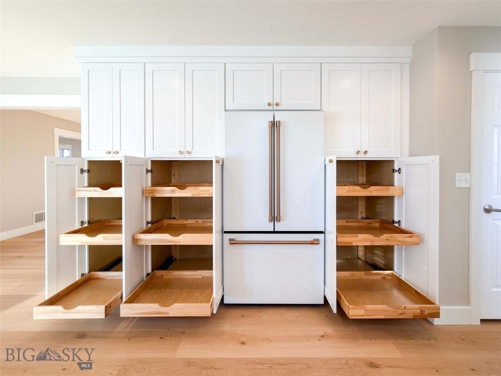 Bozeman, Montana, 59718, United States, 4 Bedrooms Bedrooms, ,5 BathroomsBathrooms,Residential,Active,2002618