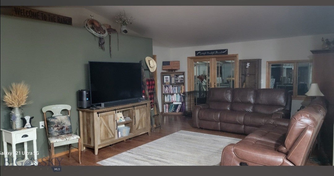 Boulder, Montana, 59632, United States, 5 Bedrooms Bedrooms, ,3 BathroomsBathrooms,Residential,Active,1909637
