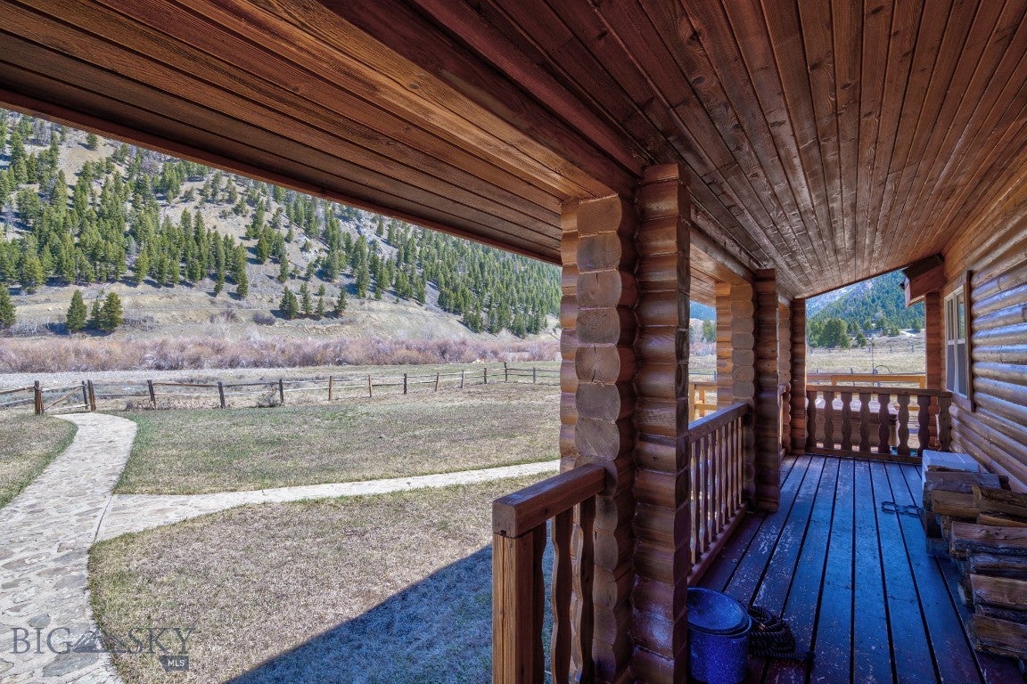 Cameron, Montana, 59720, United States, ,2 BathroomsBathrooms,Residential,Active,1769574