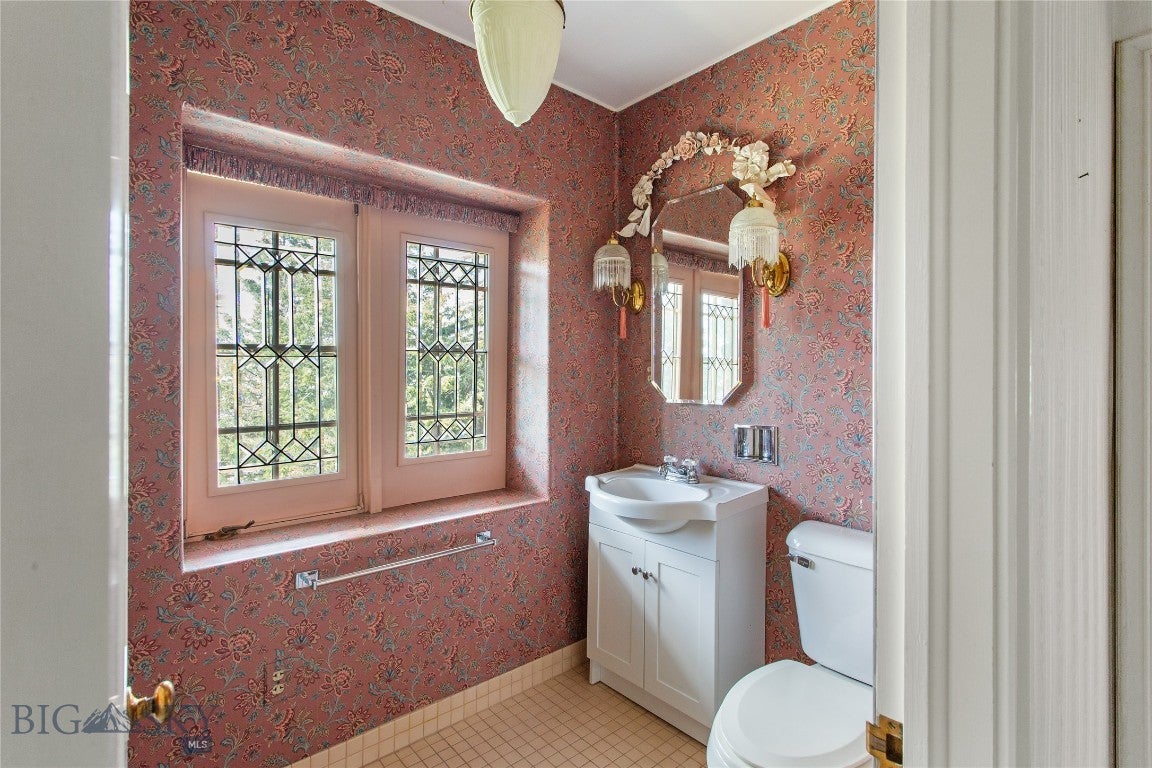 Butte, Montana, 59701, United States, 5 Bedrooms Bedrooms, ,3 BathroomsBathrooms,Residential,Active,1909636