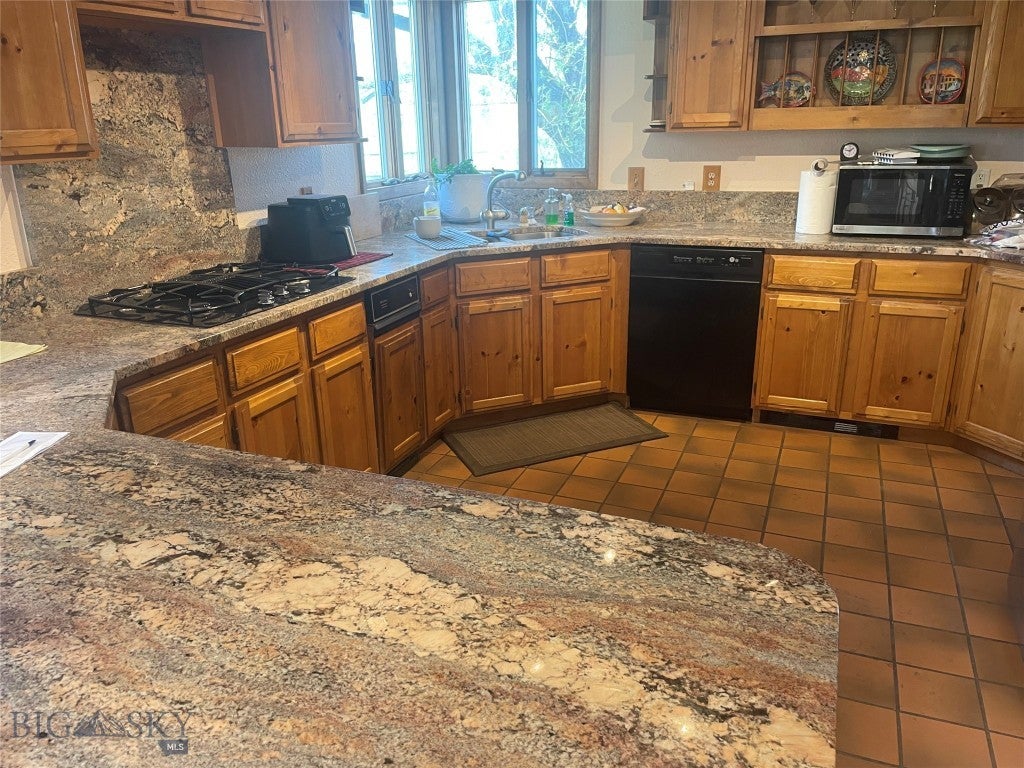 Ennis, Montana, 59729, United States, 4 Bedrooms Bedrooms, ,2 BathroomsBathrooms,Residential,Active,1849550