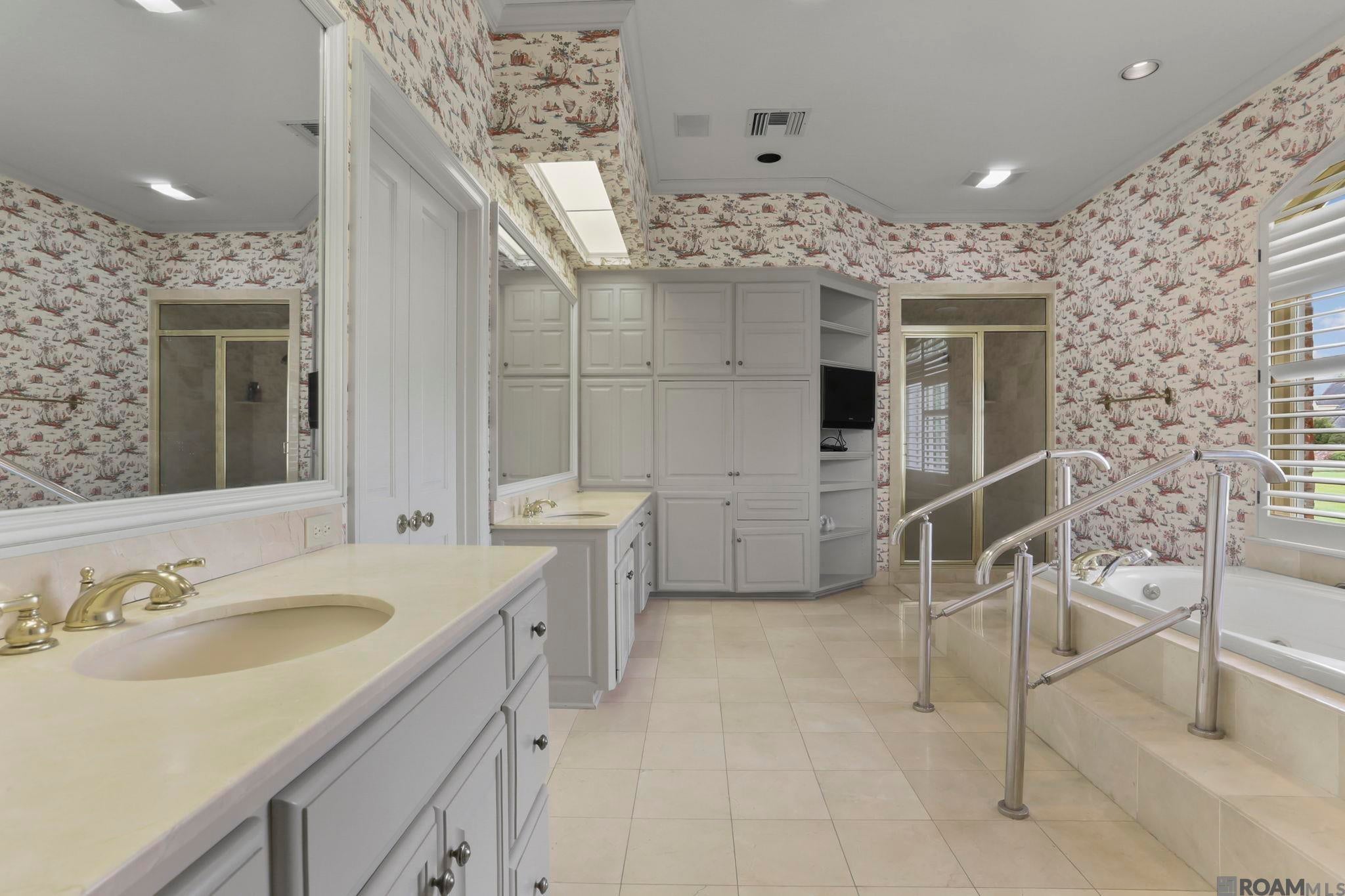 Baton Rouge, Louisiana, 70810, United States, 4 Bedrooms Bedrooms, ,5 BathroomsBathrooms,Residential,Active,1884866