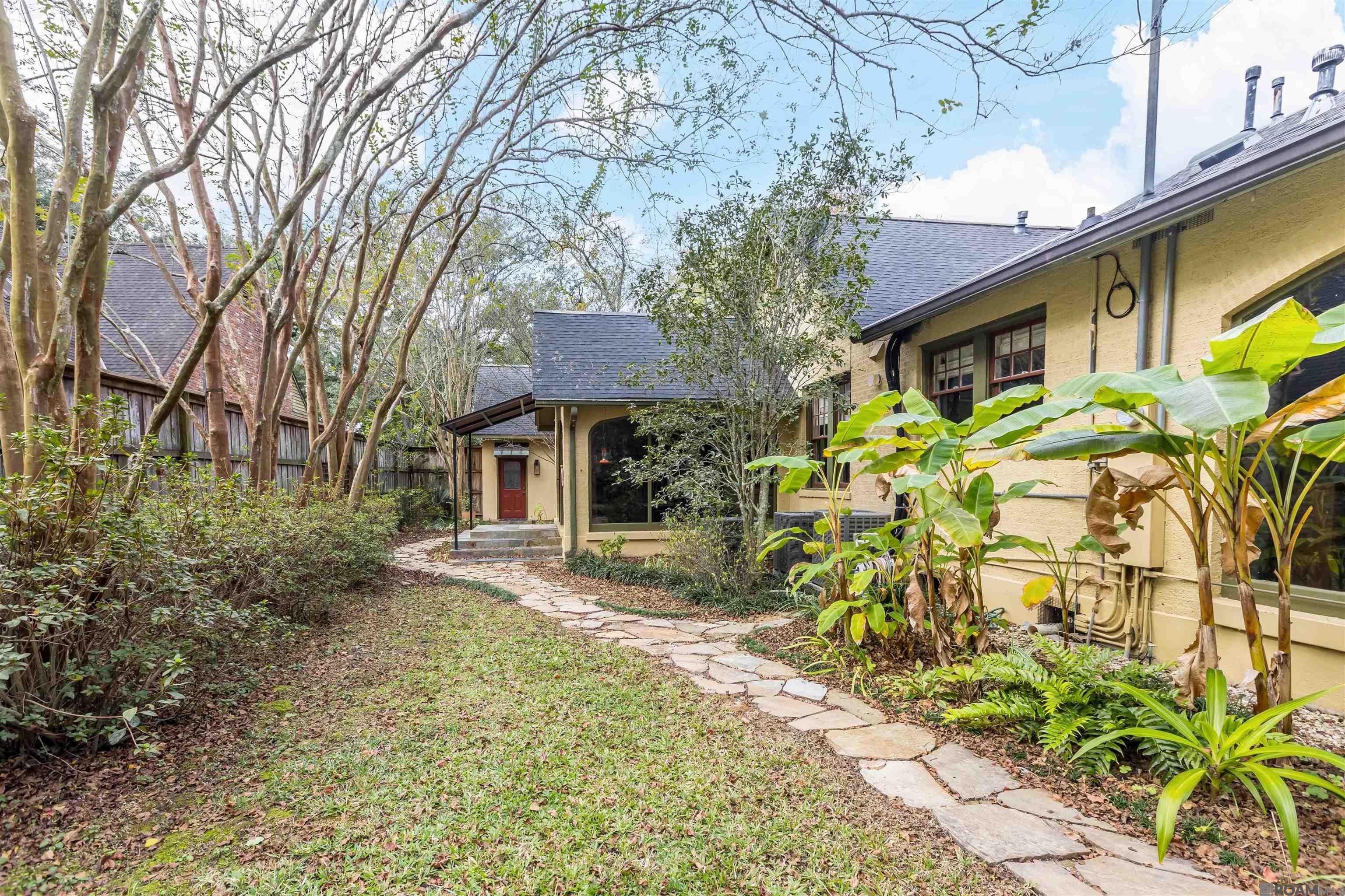 Baton Rouge, Louisiana, 70808, United States, 4 Bedrooms Bedrooms, ,4 BathroomsBathrooms,Residential,Active,2002323