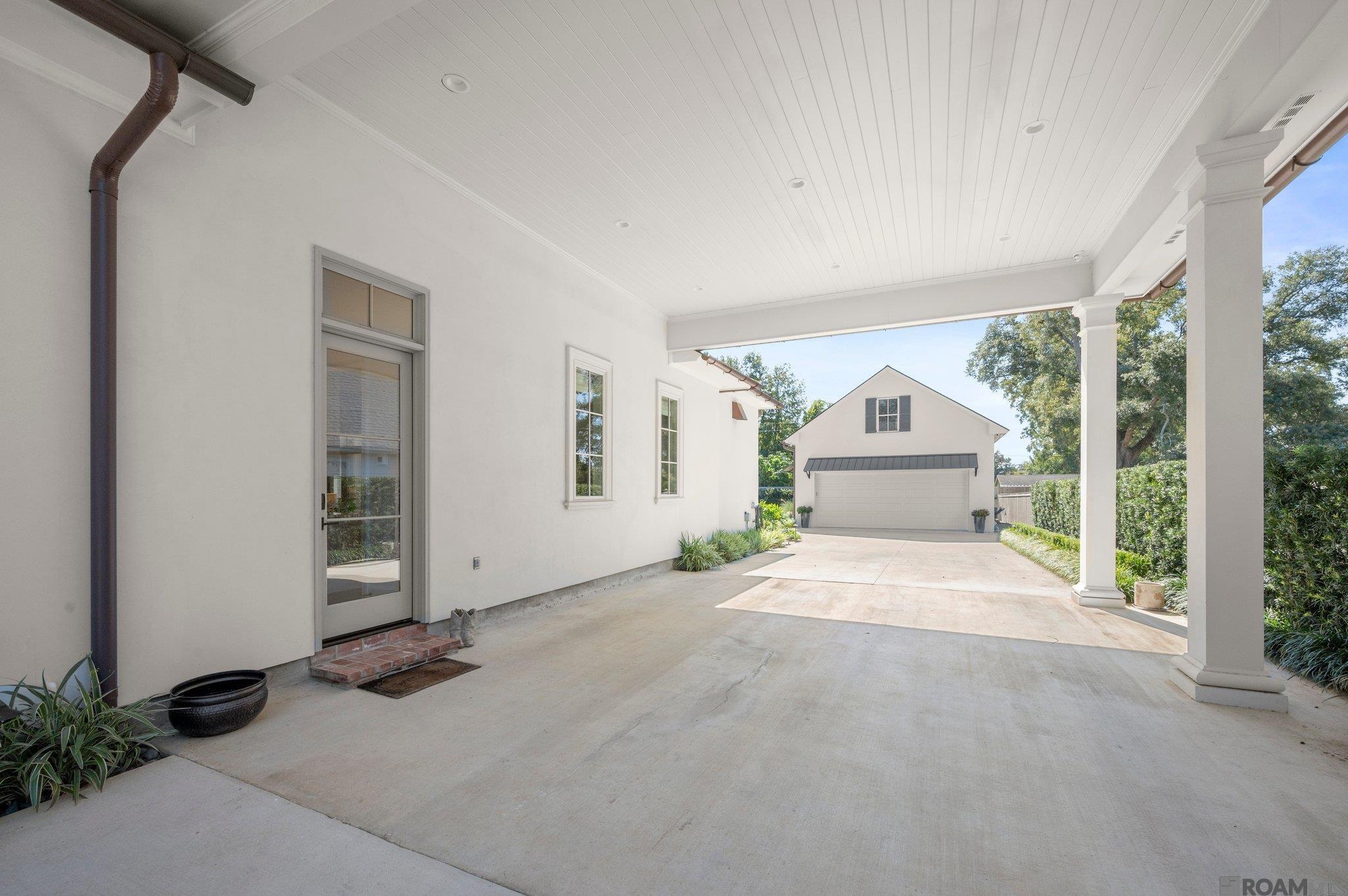 Baton Rouge, Louisiana, 70808, United States, 4 Bedrooms Bedrooms, ,7 BathroomsBathrooms,Residential,Active,1963274