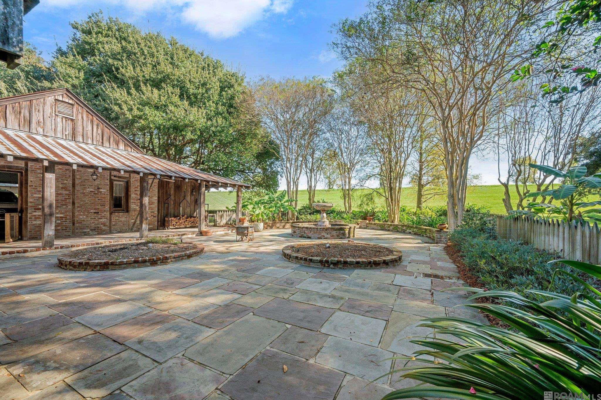 Port Allen, Louisiana, 70767, United States, ,3 BathroomsBathrooms,Residential,Active,1703829