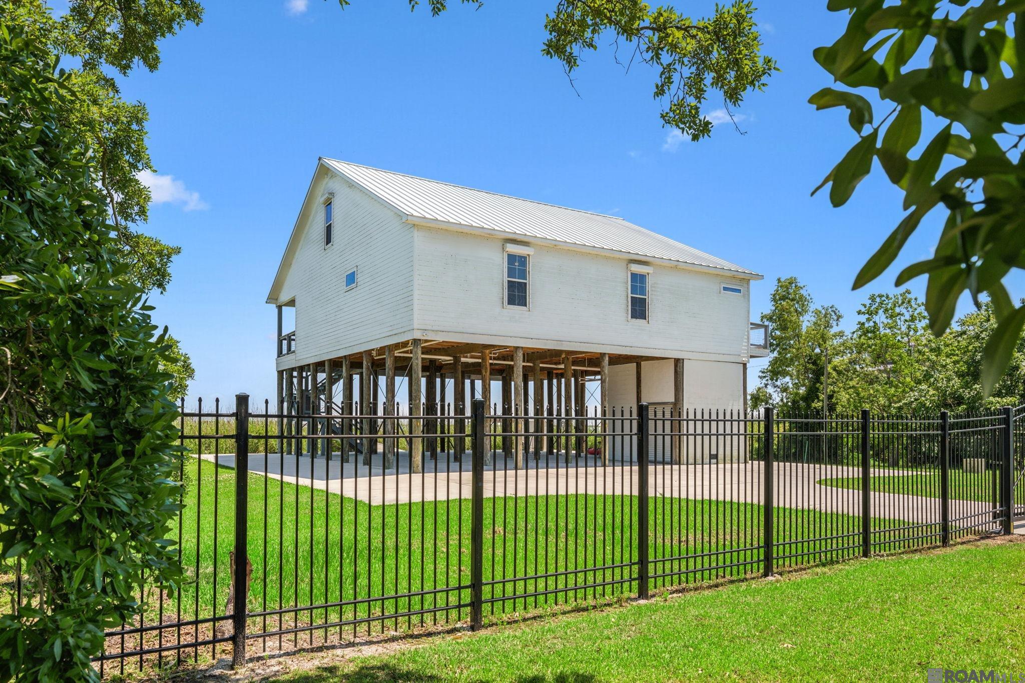 Slidell, Louisiana, 70461, United States, 5 Bedrooms Bedrooms, ,6 BathroomsBathrooms,Residential,Active,1963413