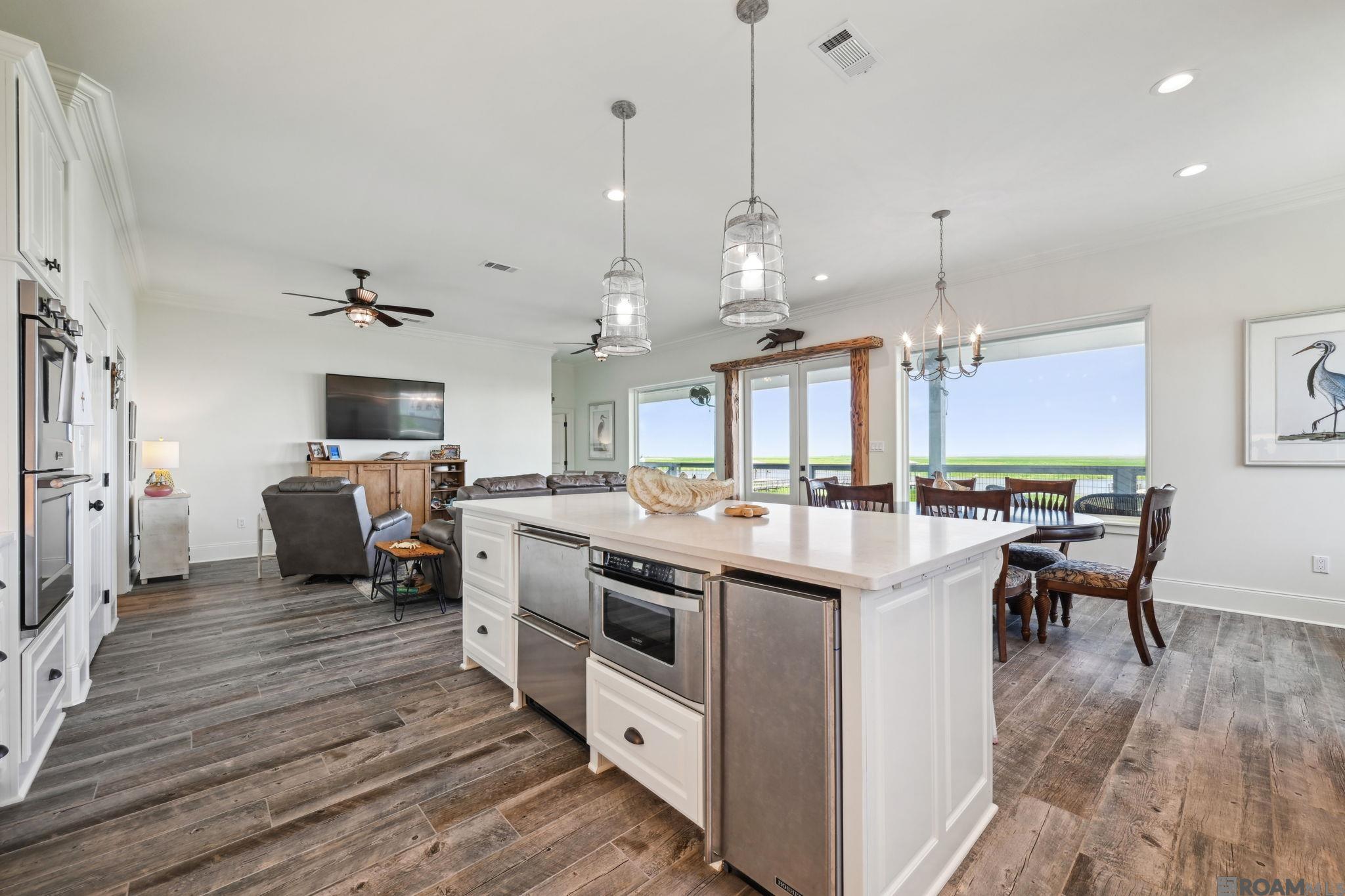 Slidell, Louisiana, 70461, United States, 5 Bedrooms Bedrooms, ,6 BathroomsBathrooms,Residential,Active,1963413