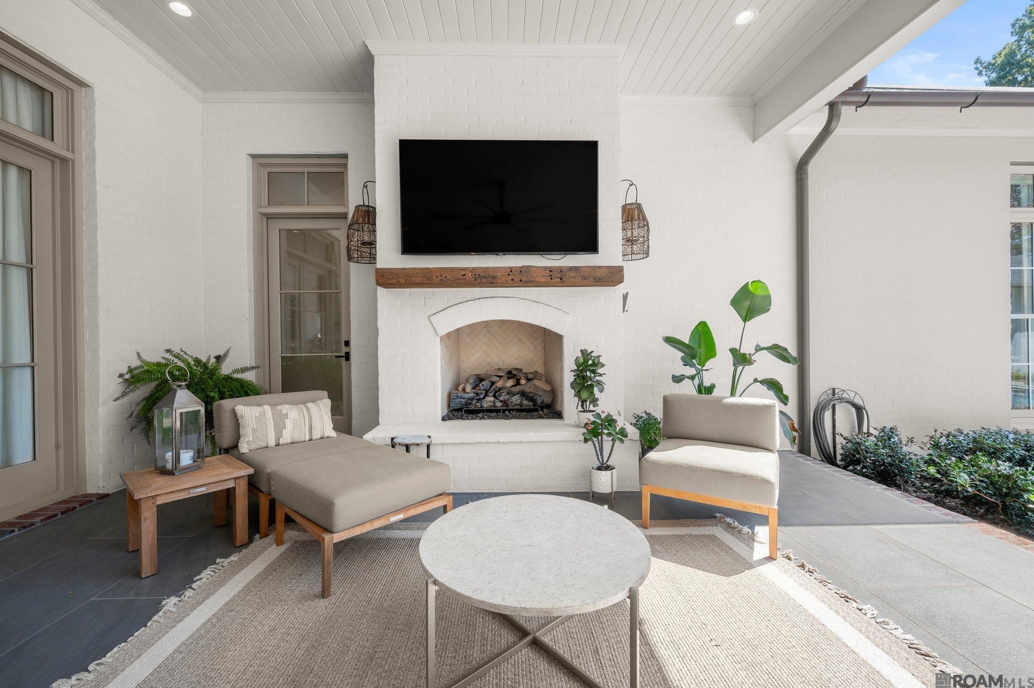 Baton Rouge, Louisiana, 70808, United States, 4 Bedrooms Bedrooms, ,7 BathroomsBathrooms,Residential,Active,1963274