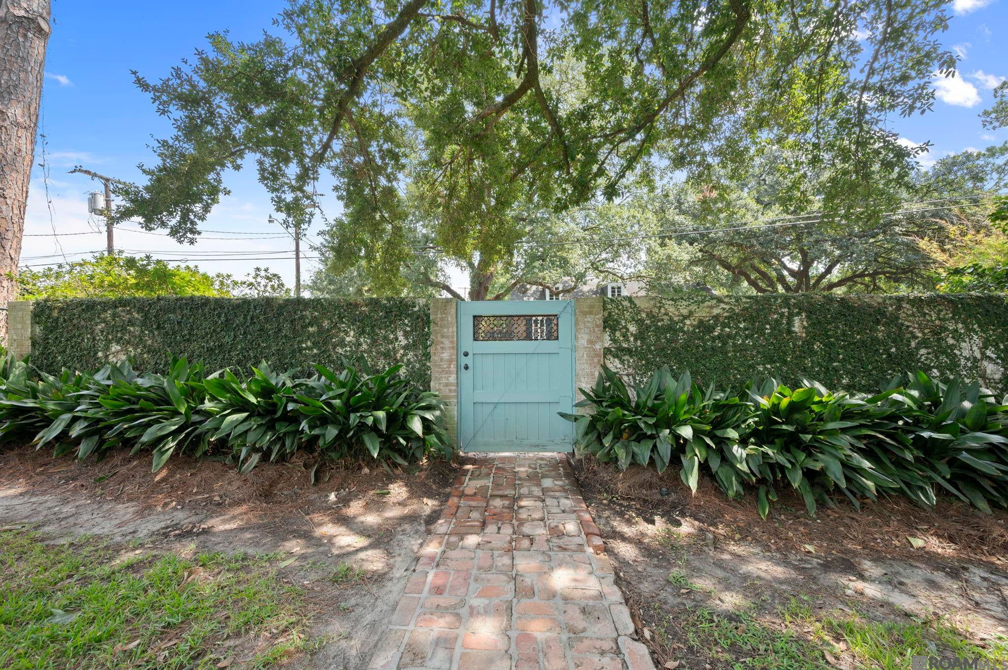 Baton Rouge, Louisiana, 70808, United States, 4 Bedrooms Bedrooms, ,5 BathroomsBathrooms,Residential,Active,1945865