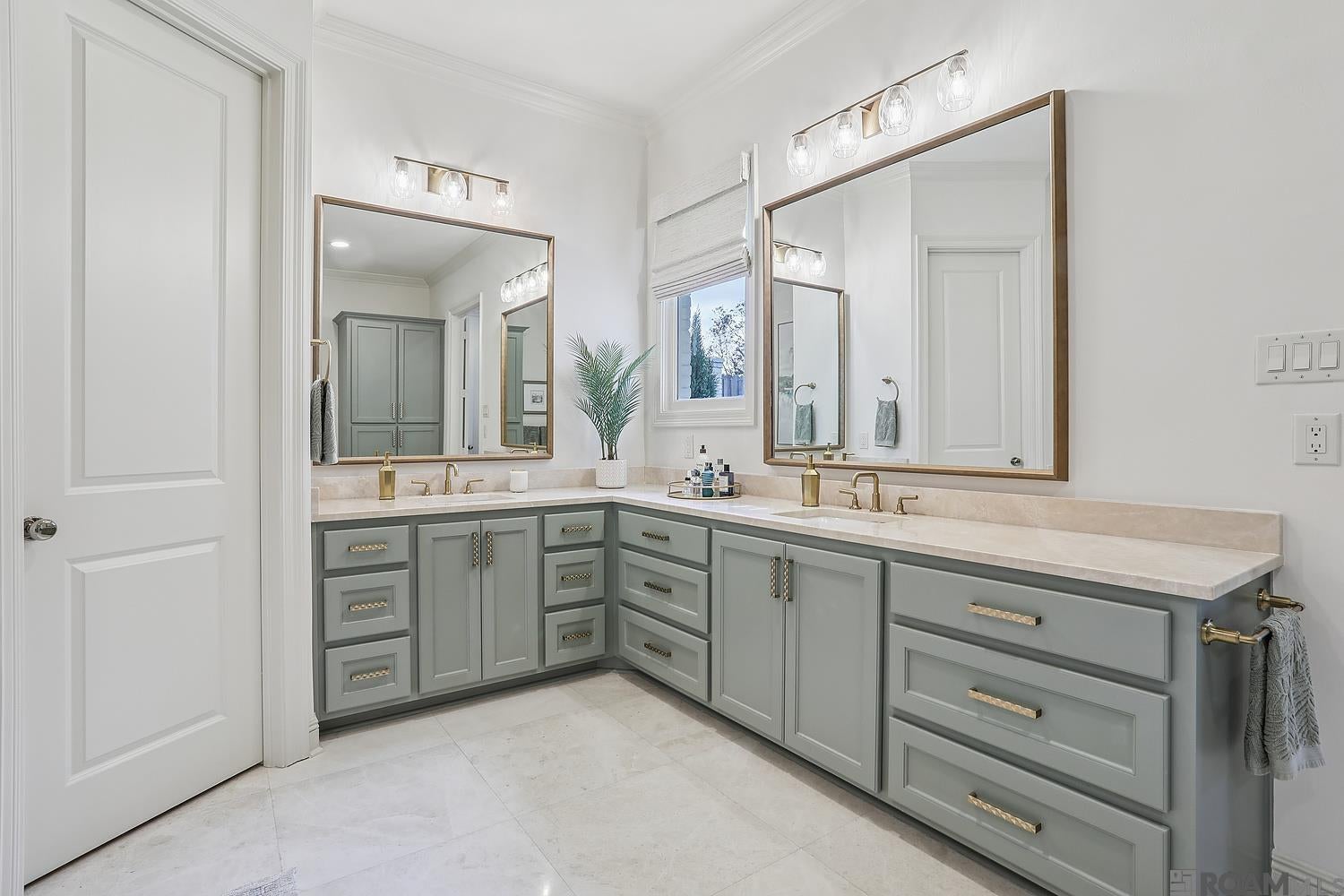 Baton Rouge, Louisiana, 70810, United States, 4 Bedrooms Bedrooms, ,4 BathroomsBathrooms,Residential,Active,1994964