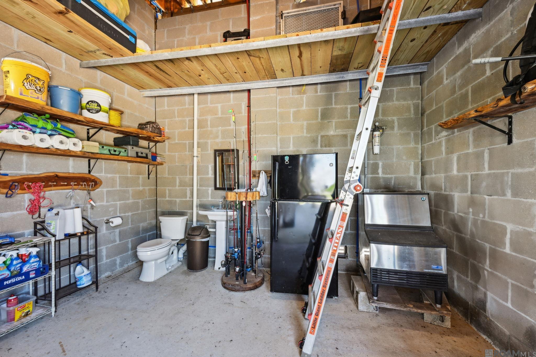 Slidell, Louisiana, 70461, United States, 5 Bedrooms Bedrooms, ,6 BathroomsBathrooms,Residential,Active,1963413