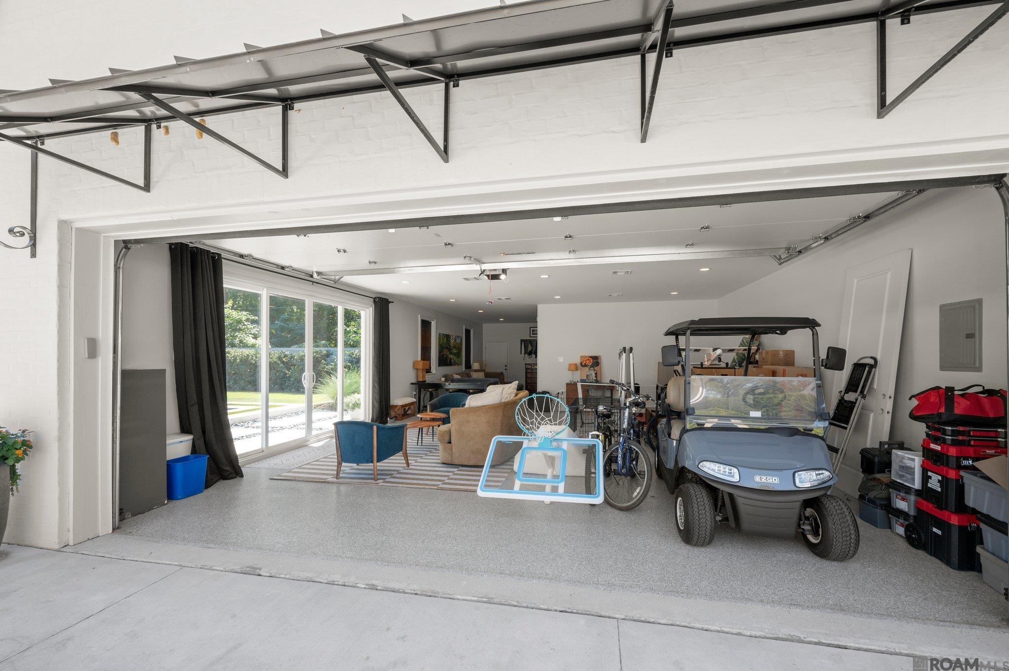 Baton Rouge, Louisiana, 70808, United States, 4 Bedrooms Bedrooms, ,7 BathroomsBathrooms,Residential,Active,1963274