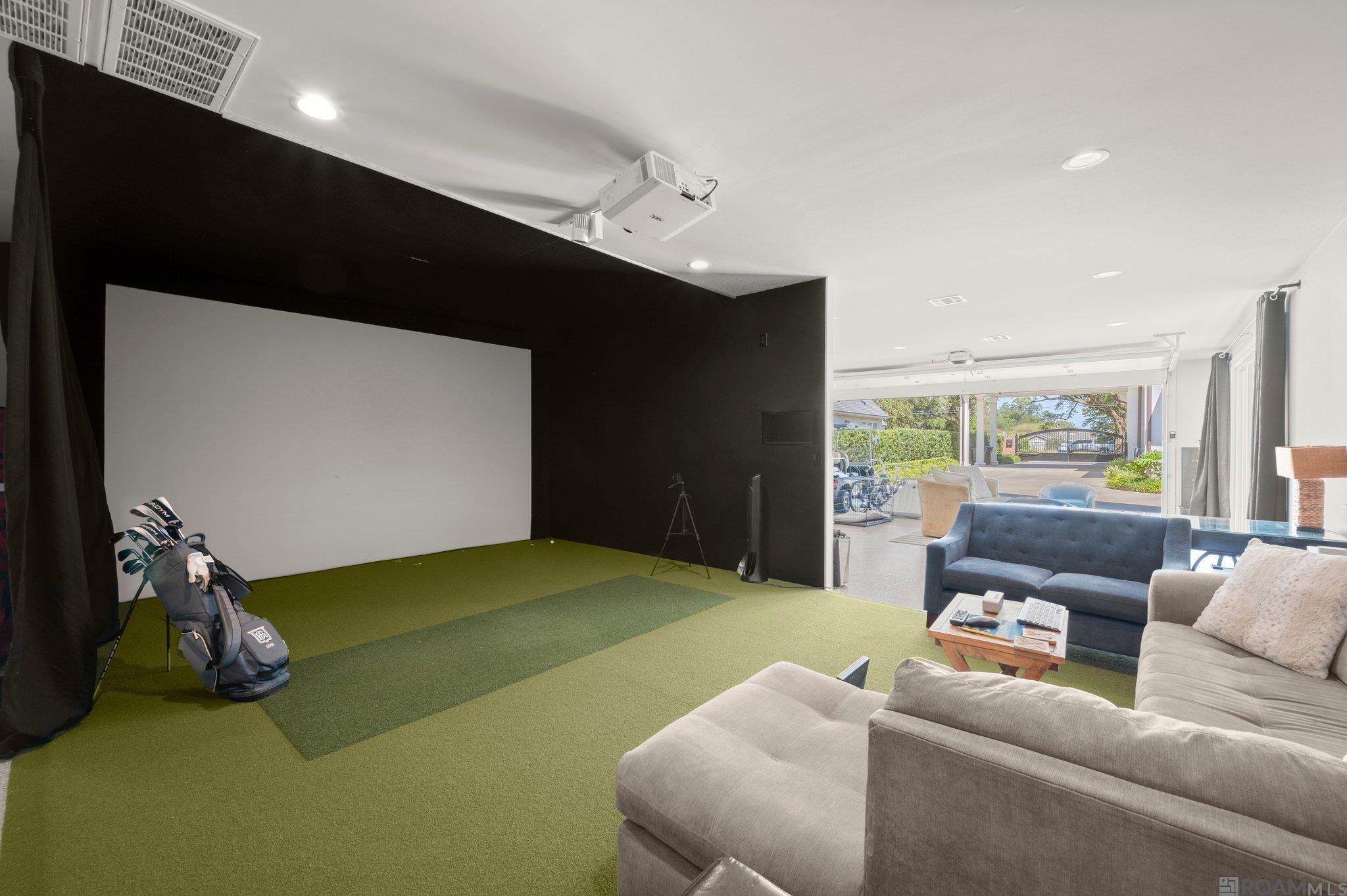 Baton Rouge, Louisiana, 70808, United States, 4 Bedrooms Bedrooms, ,7 BathroomsBathrooms,Residential,Active,1963274