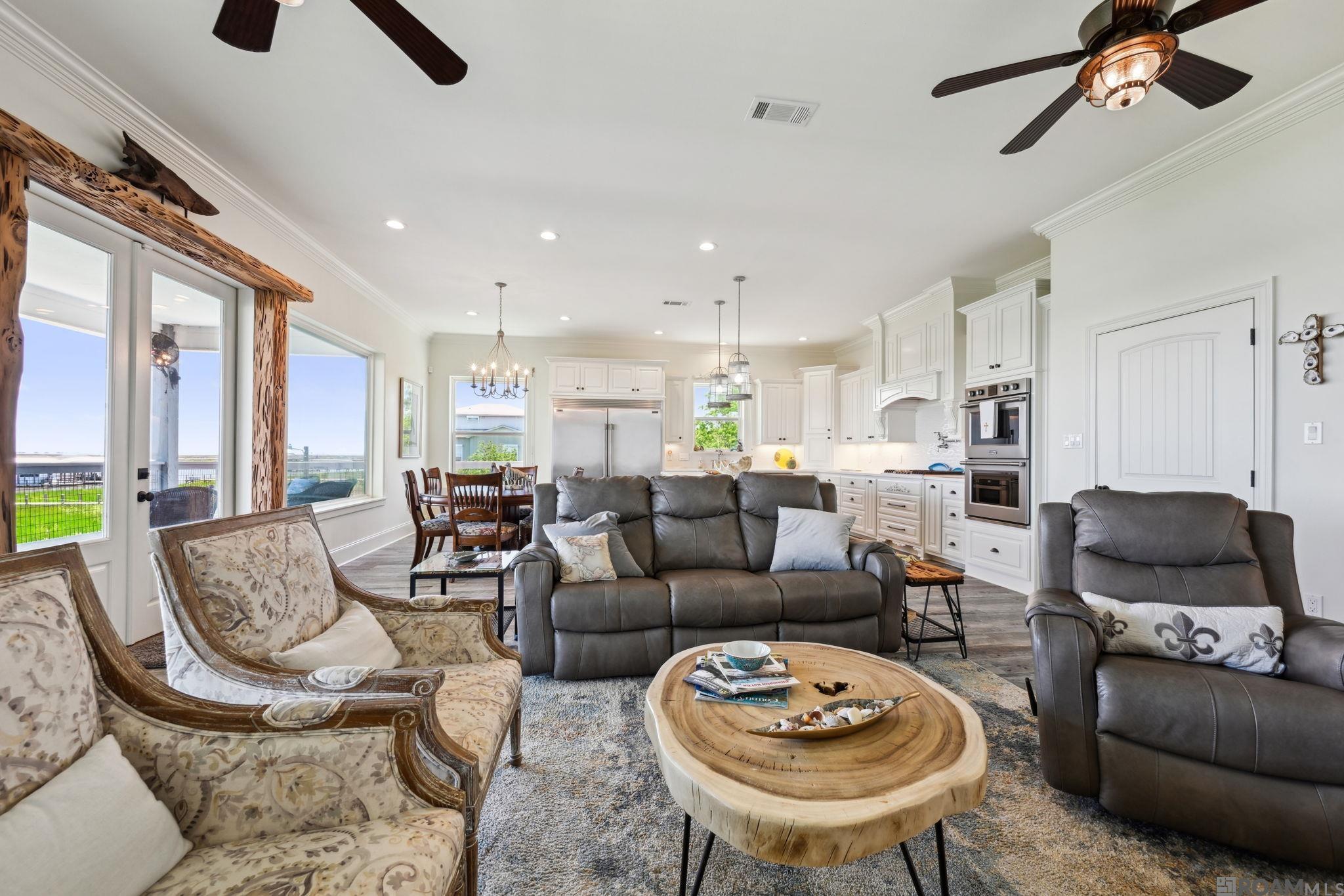 Slidell, Louisiana, 70461, United States, 5 Bedrooms Bedrooms, ,6 BathroomsBathrooms,Residential,Active,1963413