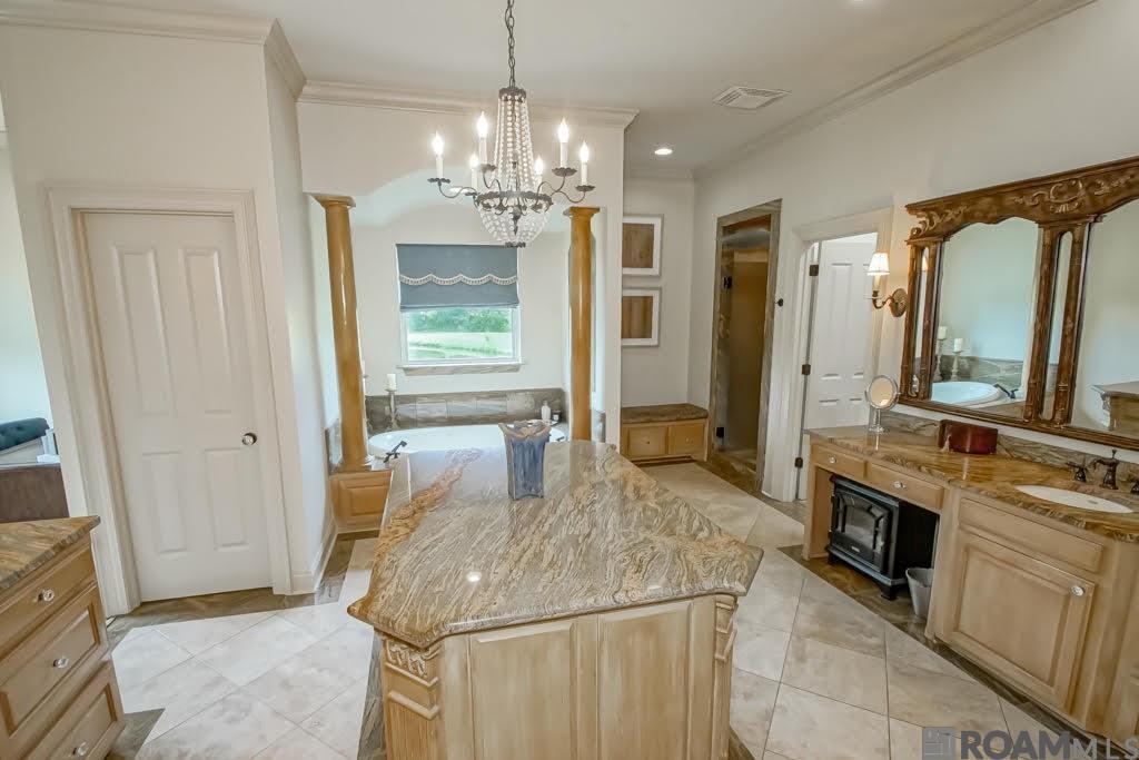 Baton Rouge, Louisiana, 70810, United States, 6 Bedrooms Bedrooms, ,5 BathroomsBathrooms,Residential,Active,1919393