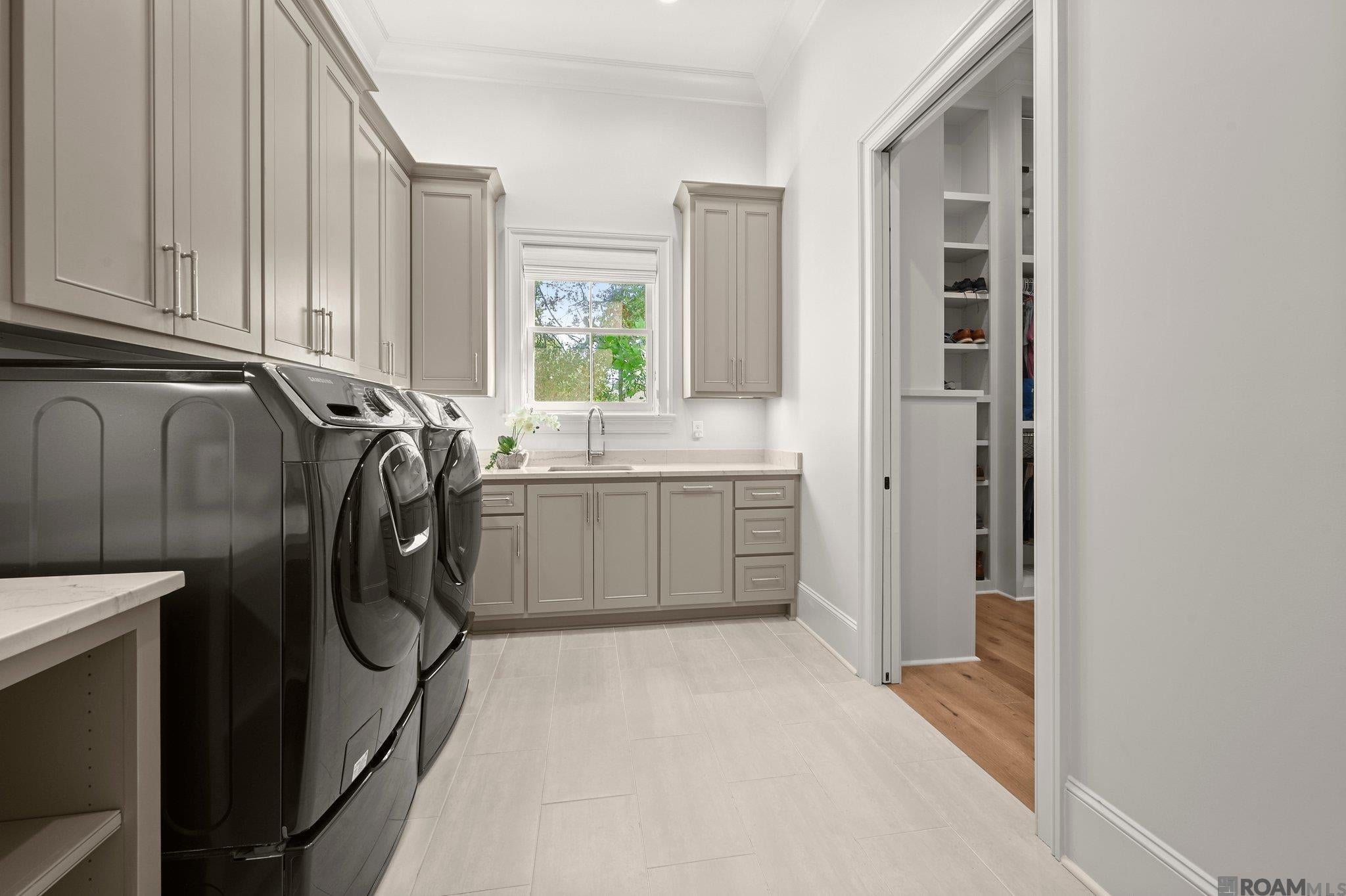 Baton Rouge, Louisiana, 70808, United States, 4 Bedrooms Bedrooms, ,7 BathroomsBathrooms,Residential,Active,1963274