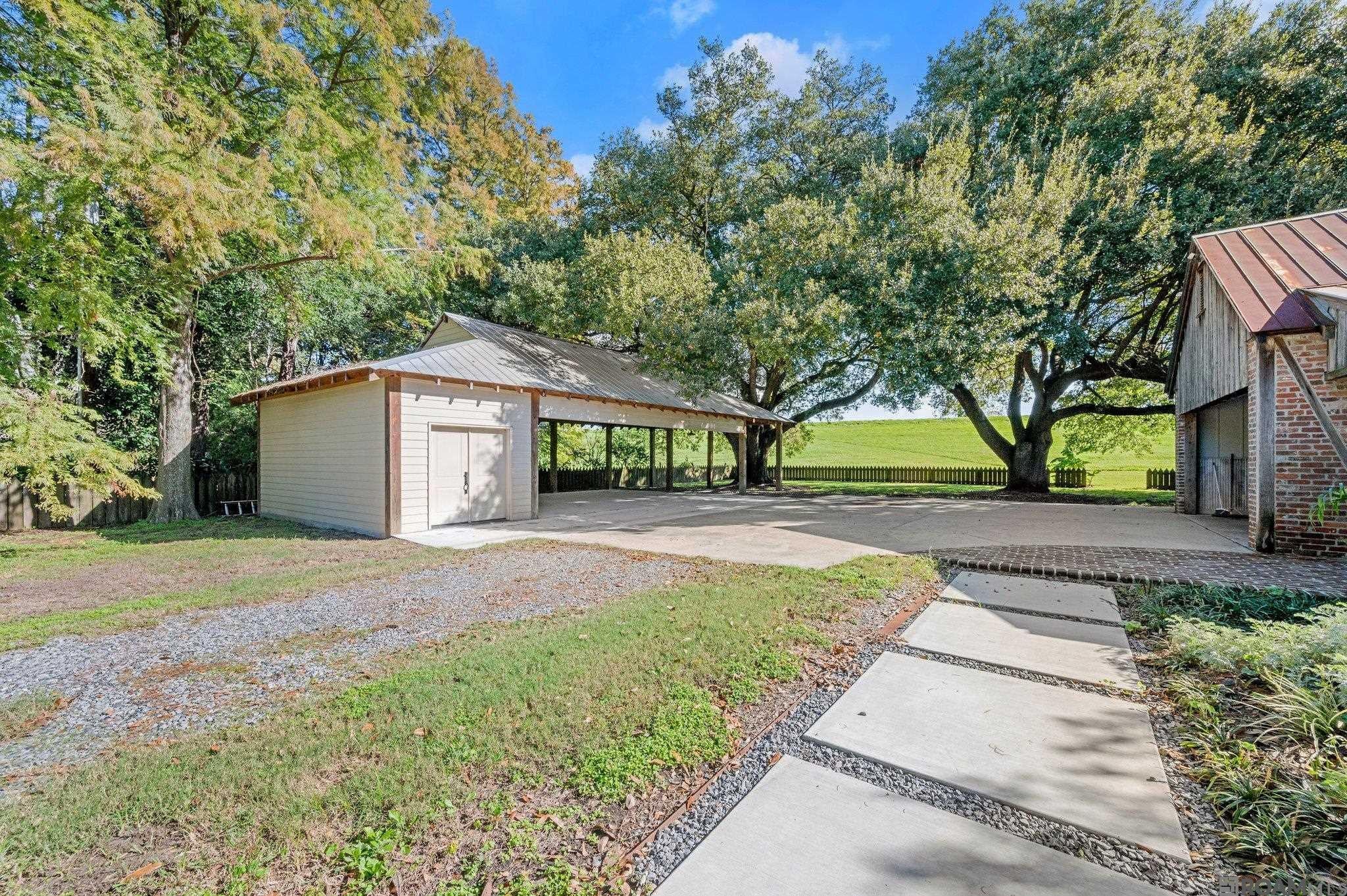 Port Allen, Louisiana, 70767, United States, ,3 BathroomsBathrooms,Residential,Active,1703829