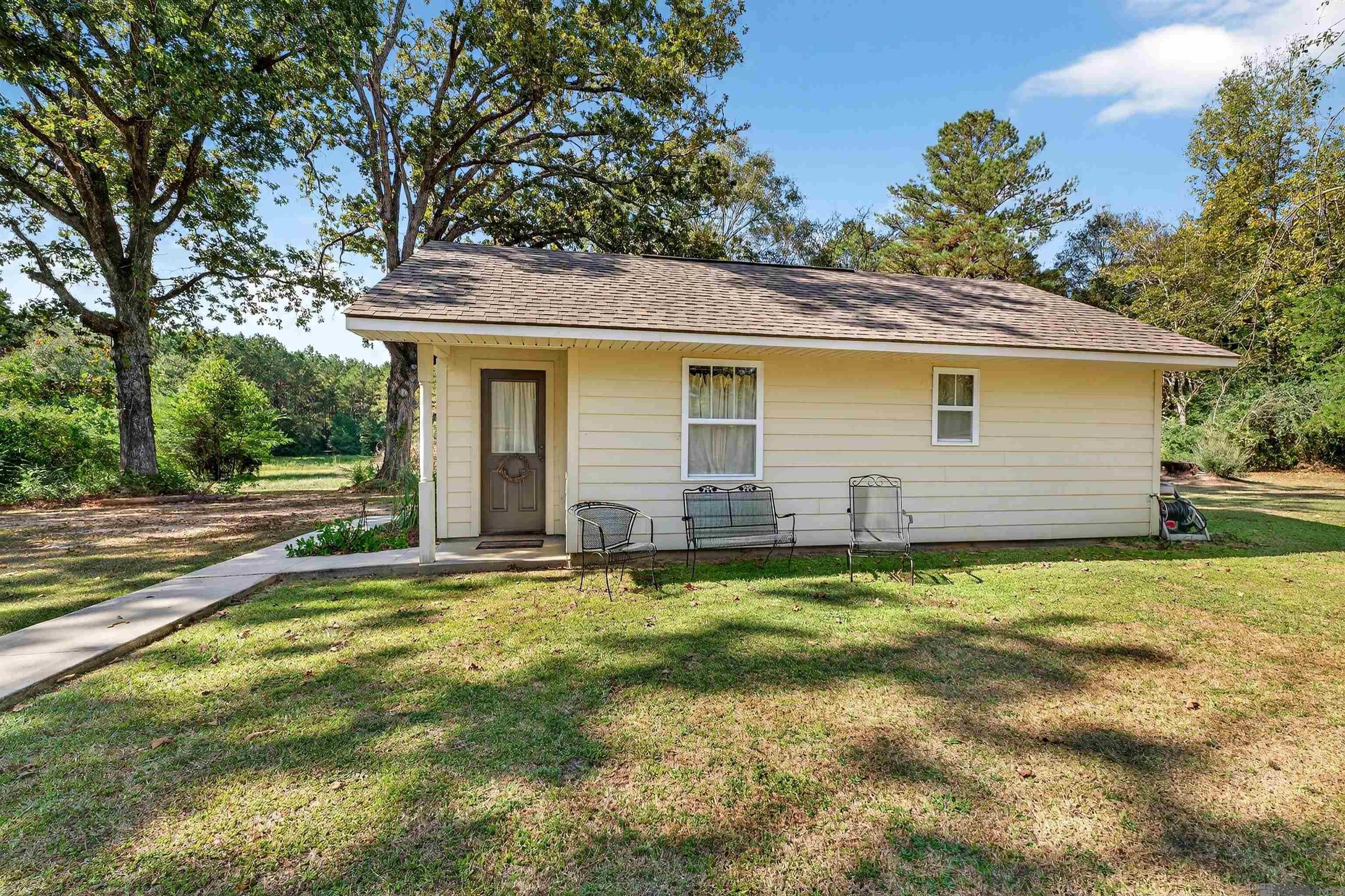 Clinton, Louisiana, 70722, United States, 3 Bedrooms Bedrooms, ,2 BathroomsBathrooms,Residential,Active,1963400