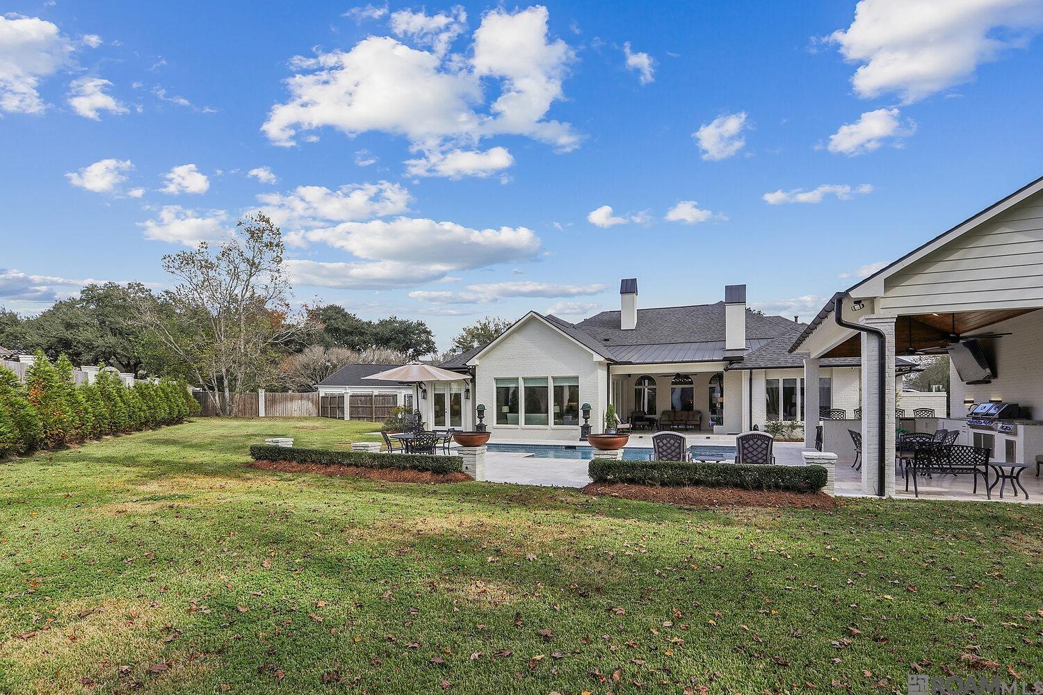 Baton Rouge, Louisiana, 70810, United States, 4 Bedrooms Bedrooms, ,4 BathroomsBathrooms,Residential,Active,1994964
