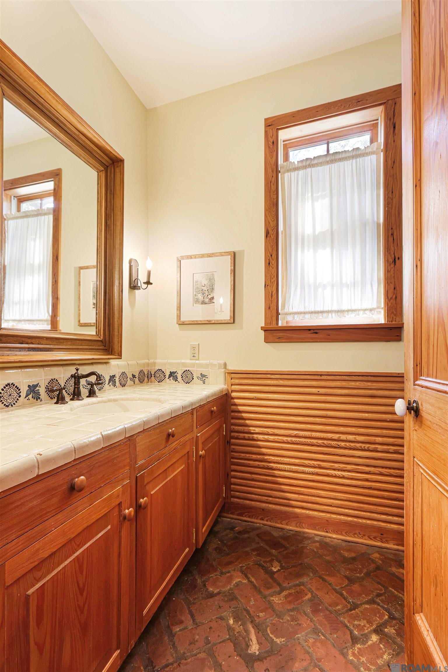 Port Allen, Louisiana, 70767, United States, ,3 BathroomsBathrooms,Residential,Active,1703829