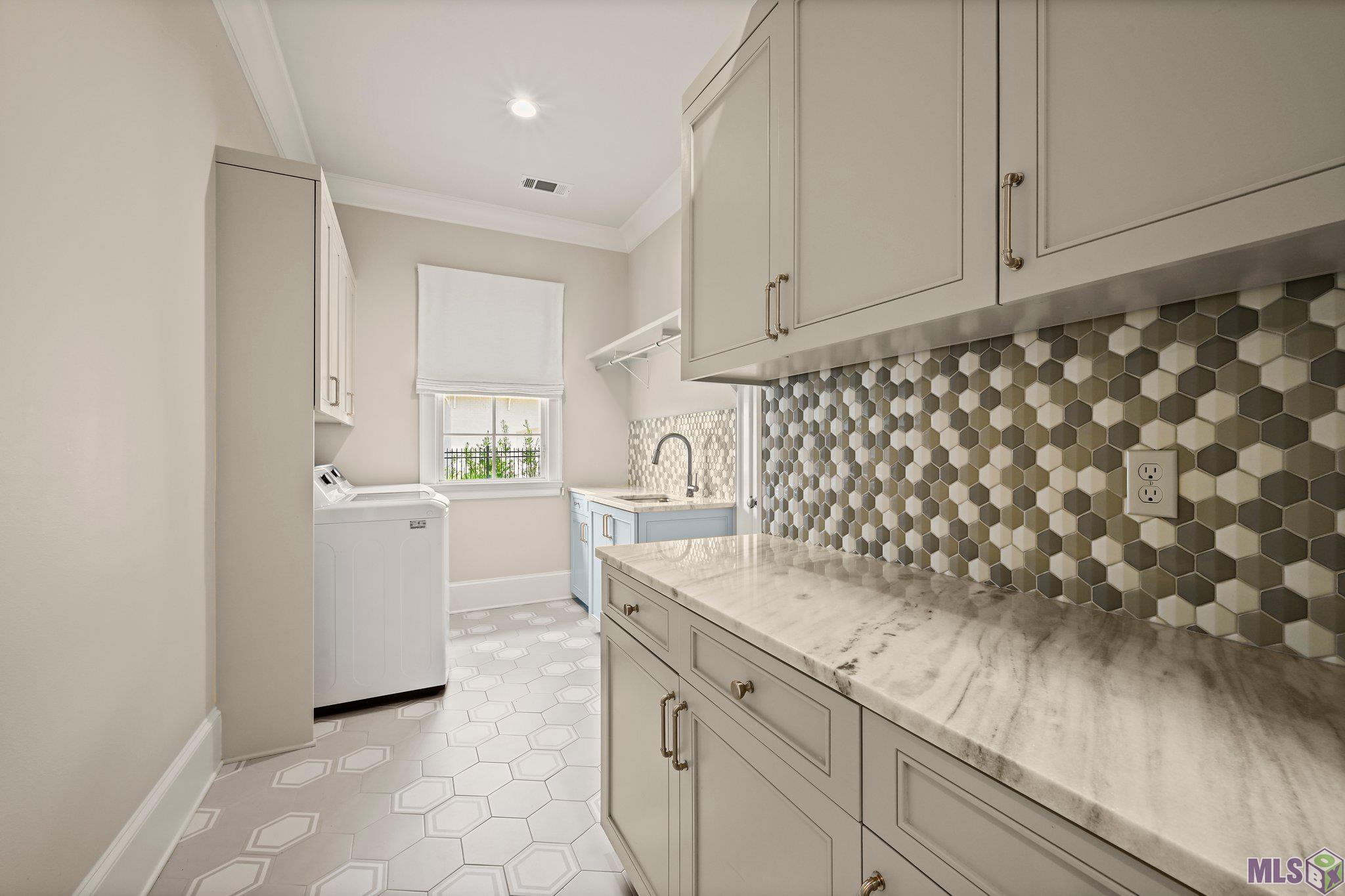 Baton Rouge, Louisiana, 70810, United States, 5 Bedrooms Bedrooms, ,6 BathroomsBathrooms,Residential,Active,1704127