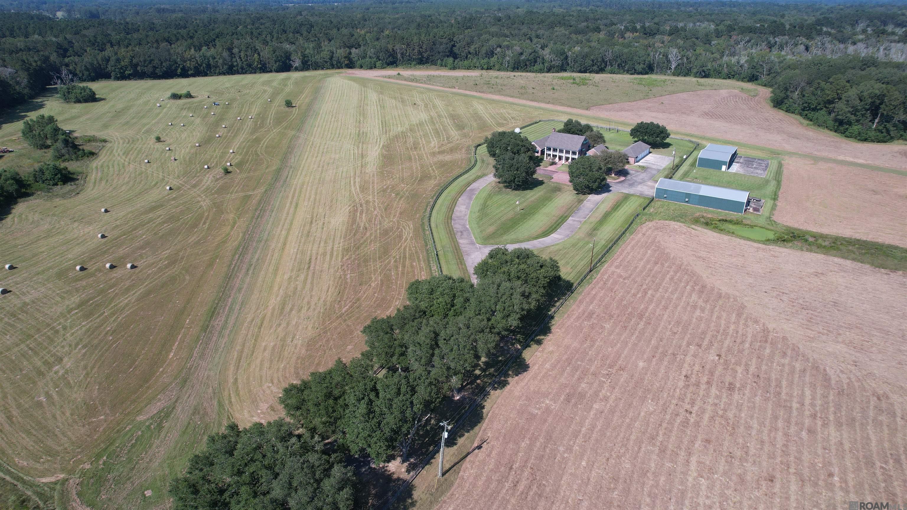 Central, Louisiana, 70770, United States, 5 Bedrooms Bedrooms, ,7 BathroomsBathrooms,Residential,Active,1952043