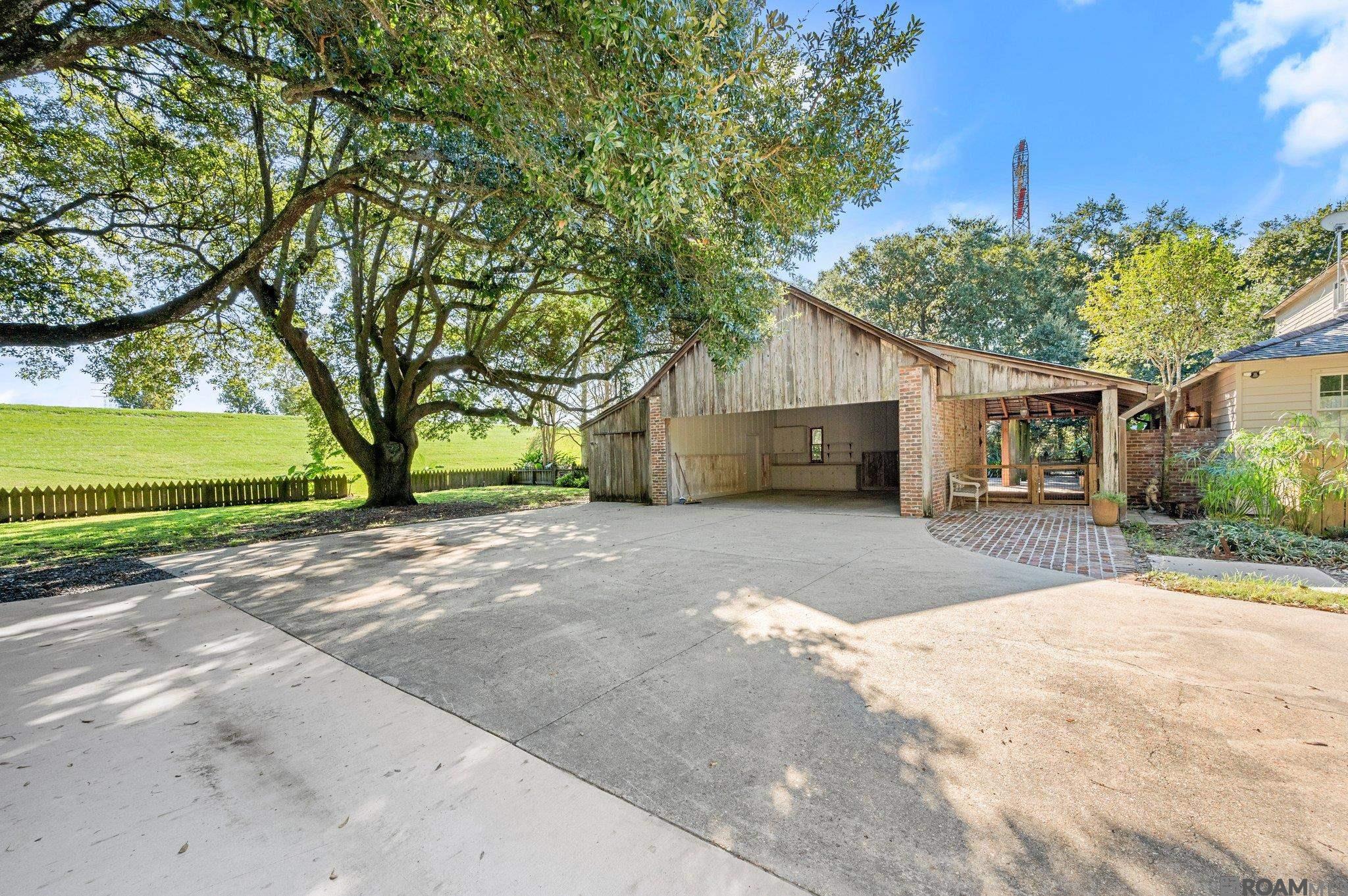 Port Allen, Louisiana, 70767, United States, ,3 BathroomsBathrooms,Residential,Active,1703829