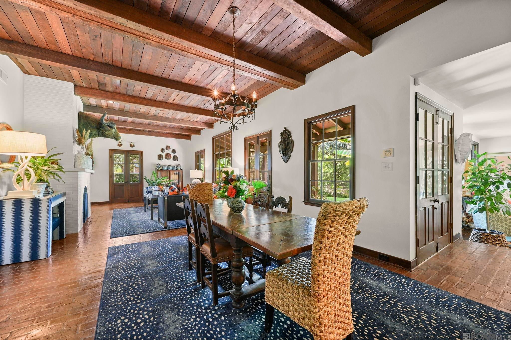 Baton Rouge, Louisiana, 70808, United States, 4 Bedrooms Bedrooms, ,5 BathroomsBathrooms,Residential,Active,1945865