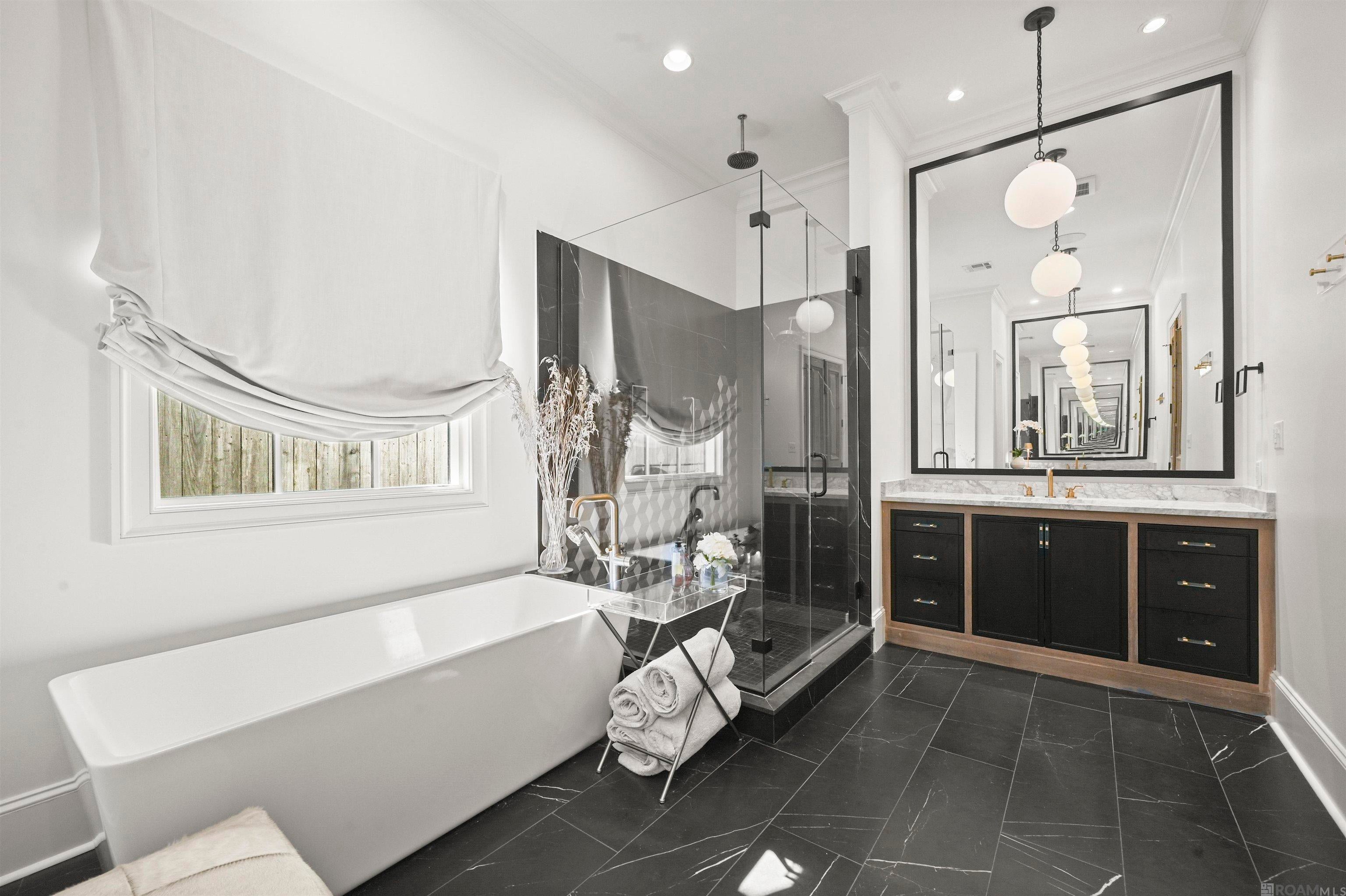 Baton Rouge, Louisiana, 70810, United States, 4 Bedrooms Bedrooms, ,4 BathroomsBathrooms,Residential,Active,1914789