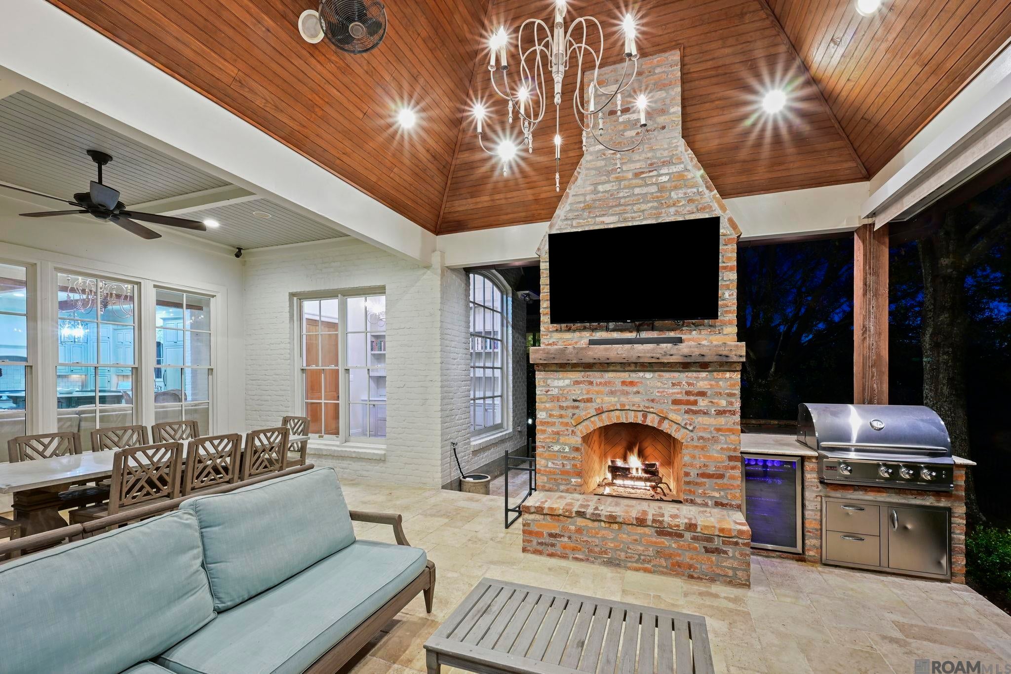 Saint George, Louisiana, 70809, United States, 5 Bedrooms Bedrooms, ,6 BathroomsBathrooms,Residential,Active,2009816