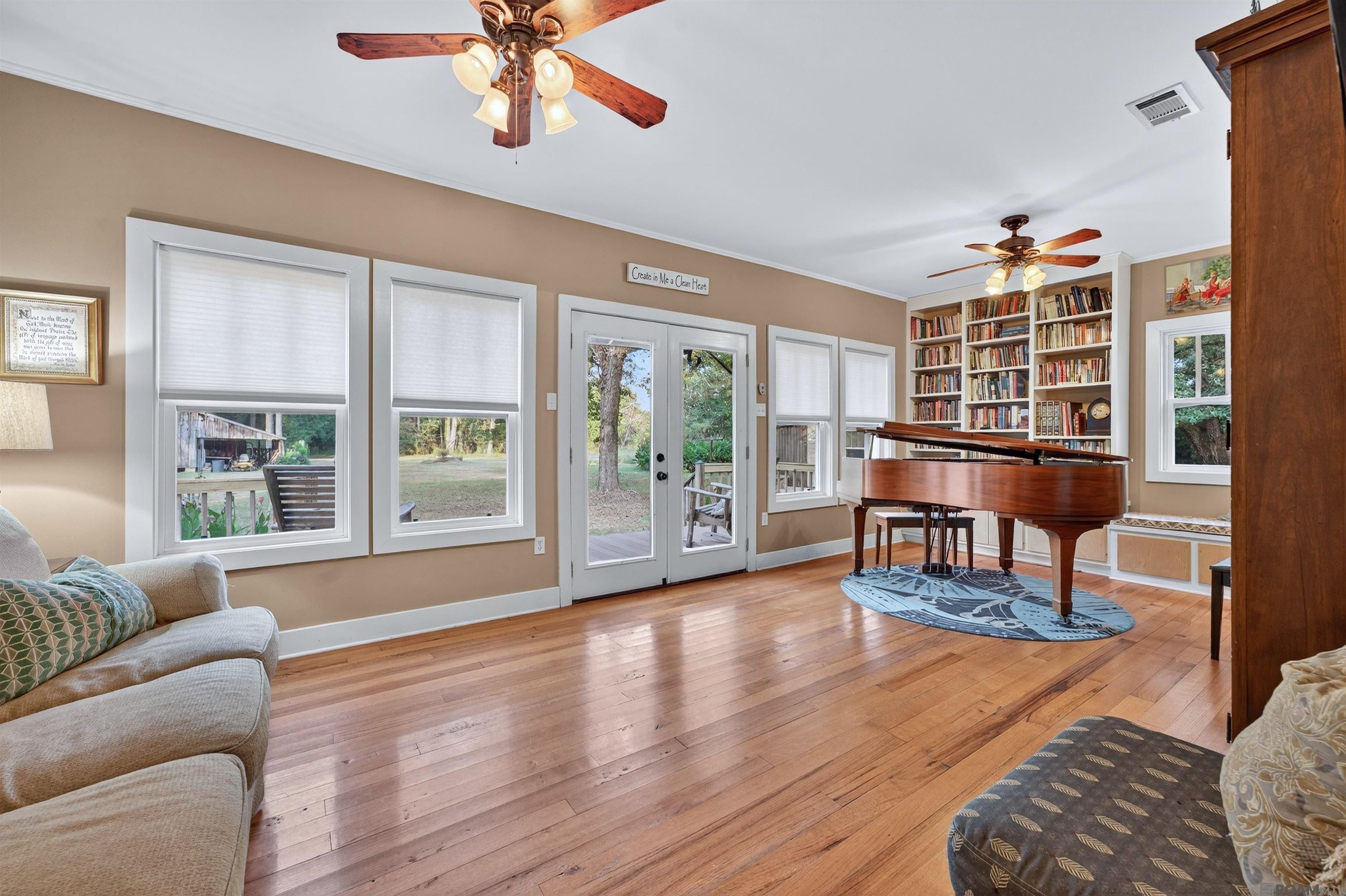 Clinton, Louisiana, 70722, United States, 3 Bedrooms Bedrooms, ,2 BathroomsBathrooms,Residential,Active,1963400