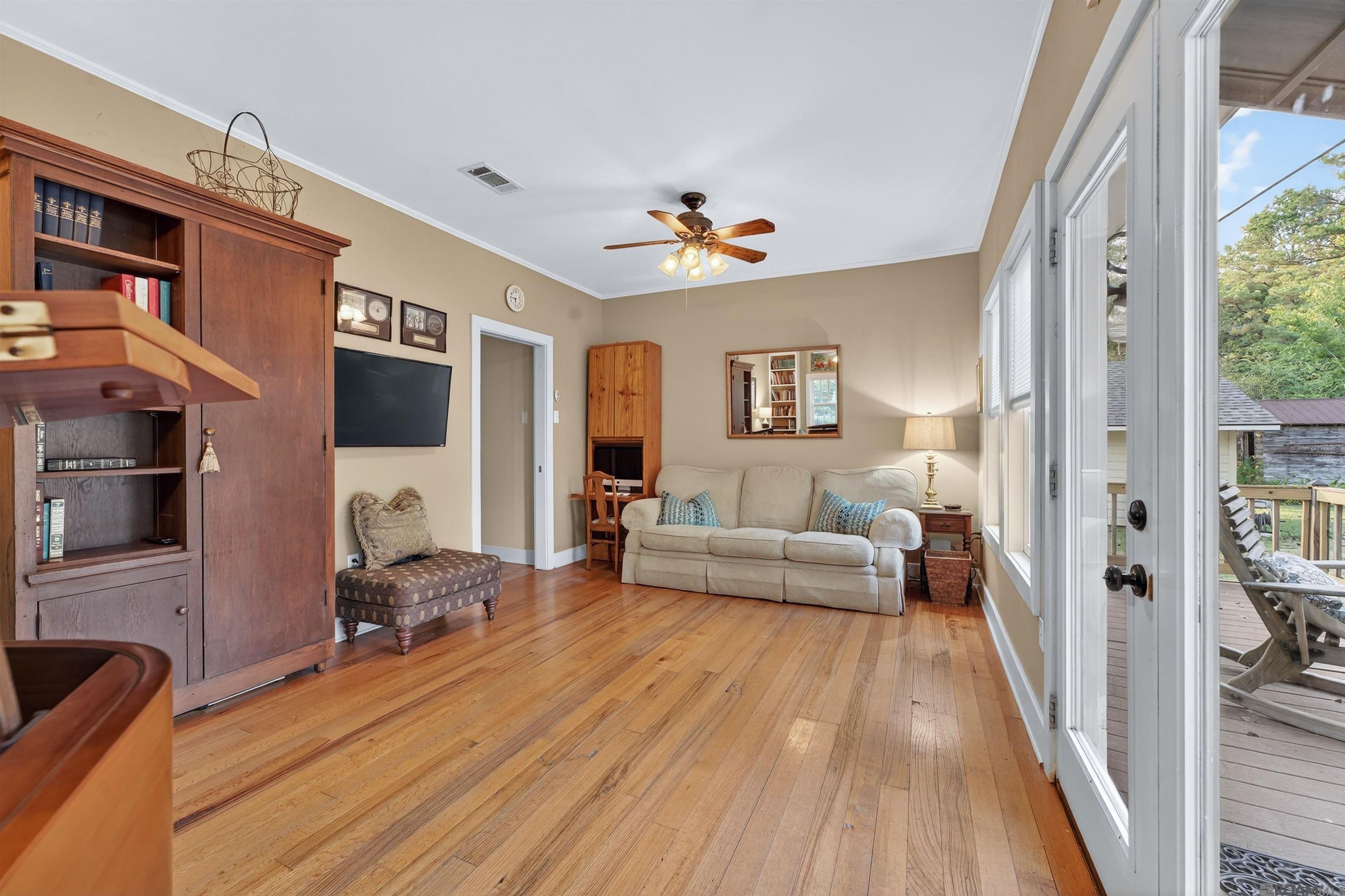 Clinton, Louisiana, 70722, United States, 3 Bedrooms Bedrooms, ,2 BathroomsBathrooms,Residential,Active,1963400