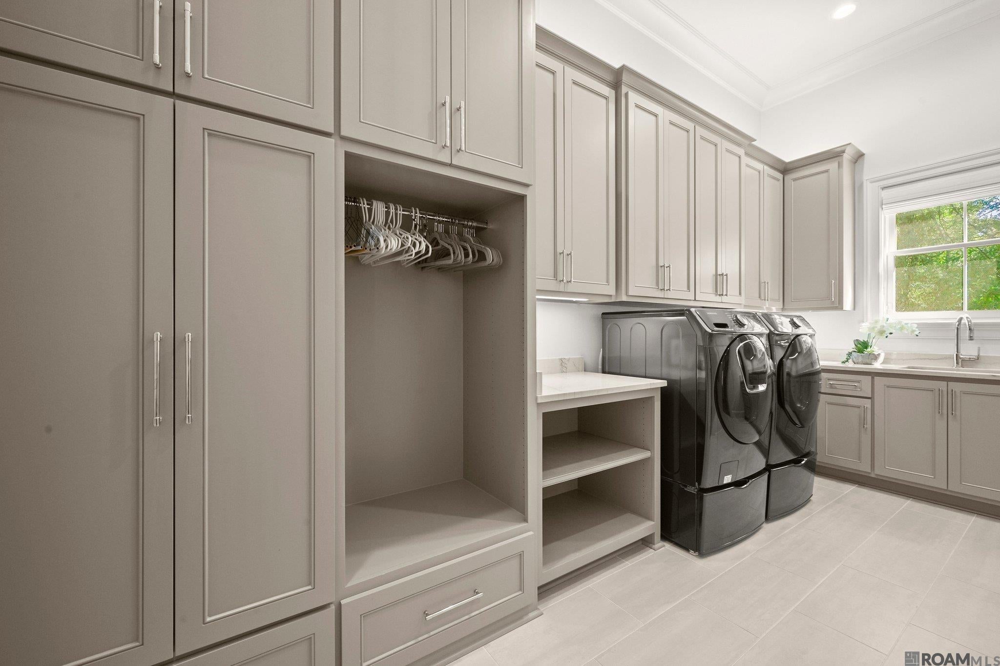 Baton Rouge, Louisiana, 70808, United States, 4 Bedrooms Bedrooms, ,7 BathroomsBathrooms,Residential,Active,1963274