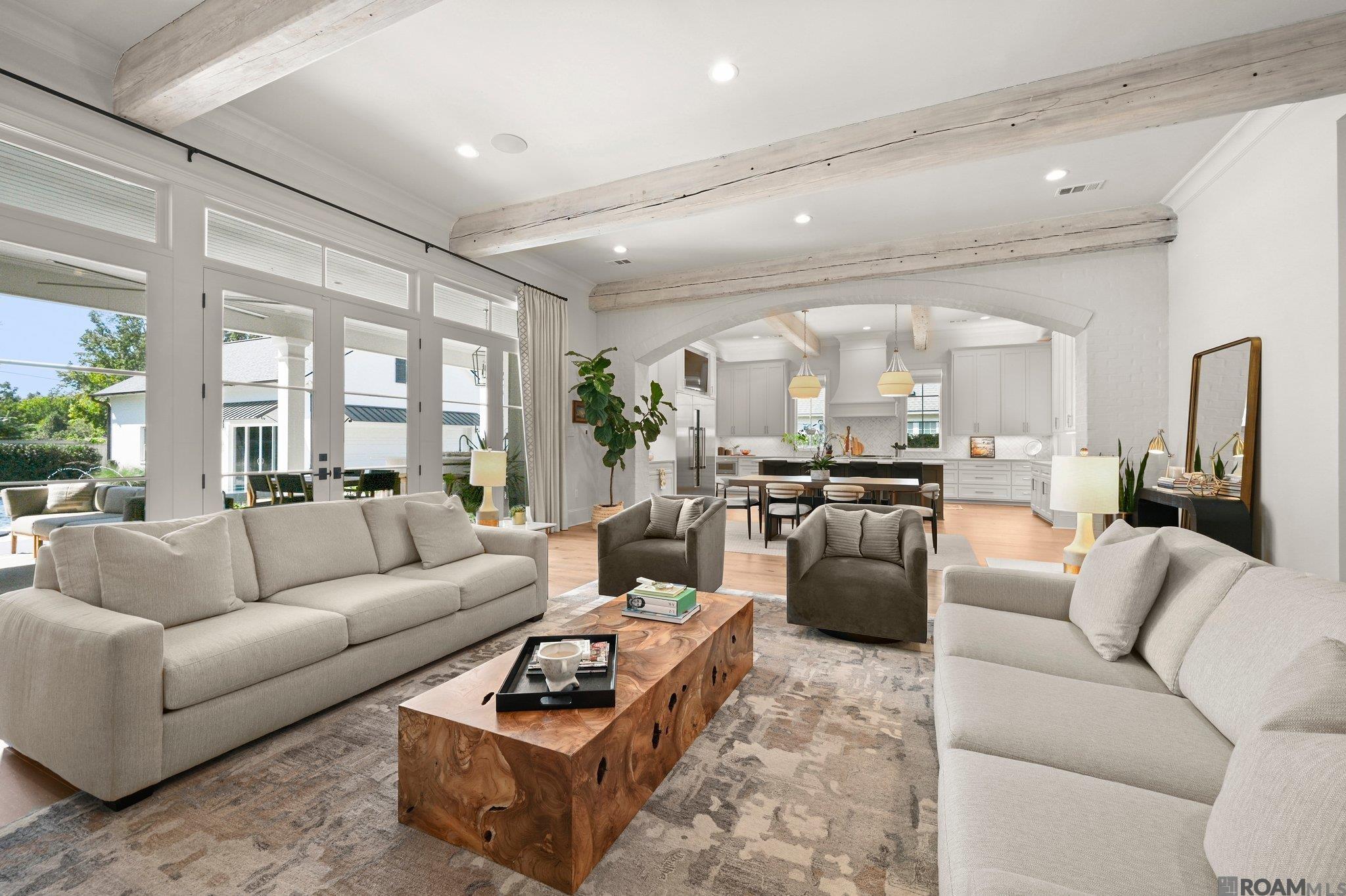 Baton Rouge, Louisiana, 70808, United States, 4 Bedrooms Bedrooms, ,7 BathroomsBathrooms,Residential,Active,1963274