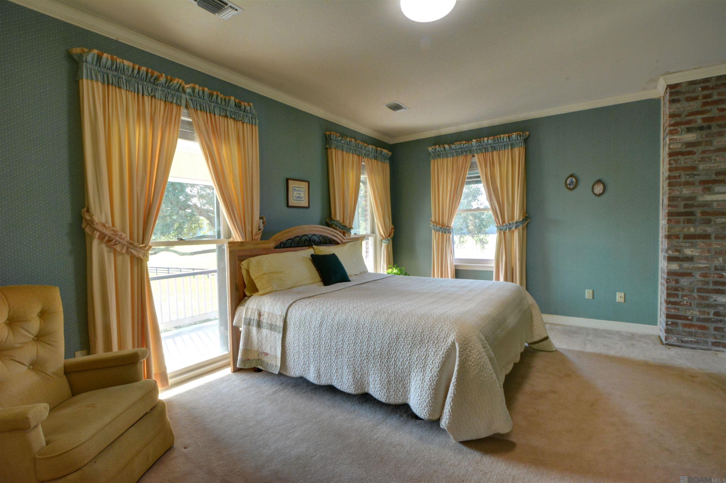 Central, Louisiana, 70770, United States, 5 Bedrooms Bedrooms, ,7 BathroomsBathrooms,Residential,Active,1952043