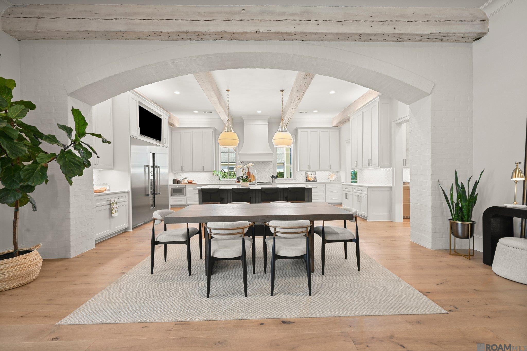 Baton Rouge, Louisiana, 70808, United States, 4 Bedrooms Bedrooms, ,7 BathroomsBathrooms,Residential,Active,1963274