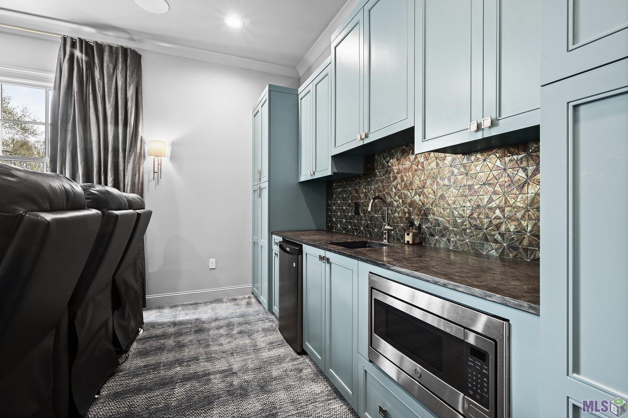 Baton Rouge, Louisiana, 70810, United States, 5 Bedrooms Bedrooms, ,6 BathroomsBathrooms,Residential,Active,1704127