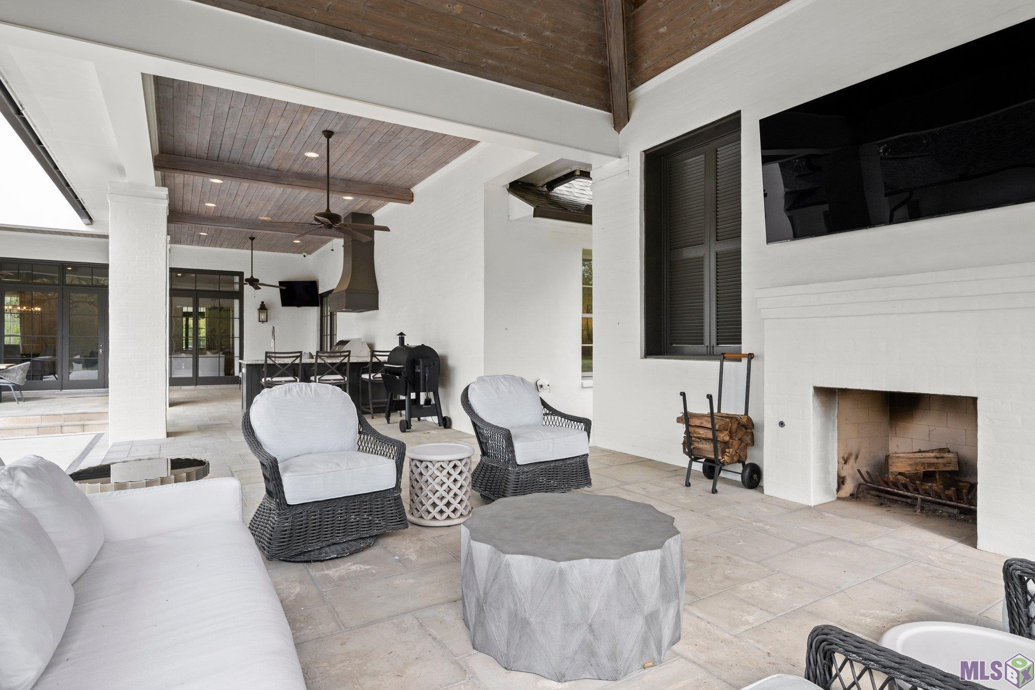 Baton Rouge, Louisiana, 70810, United States, 5 Bedrooms Bedrooms, ,6 BathroomsBathrooms,Residential,Active,1704127