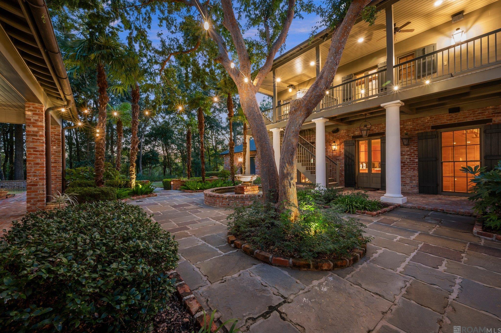 Baton Rouge, Louisiana, 70810, United States, ,5 BathroomsBathrooms,Residential,Active,1732390