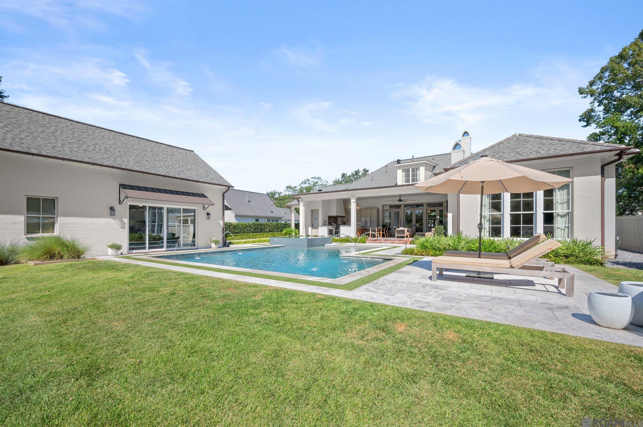 Baton Rouge, Louisiana, 70808, United States, 4 Bedrooms Bedrooms, ,7 BathroomsBathrooms,Residential,Active,1963274