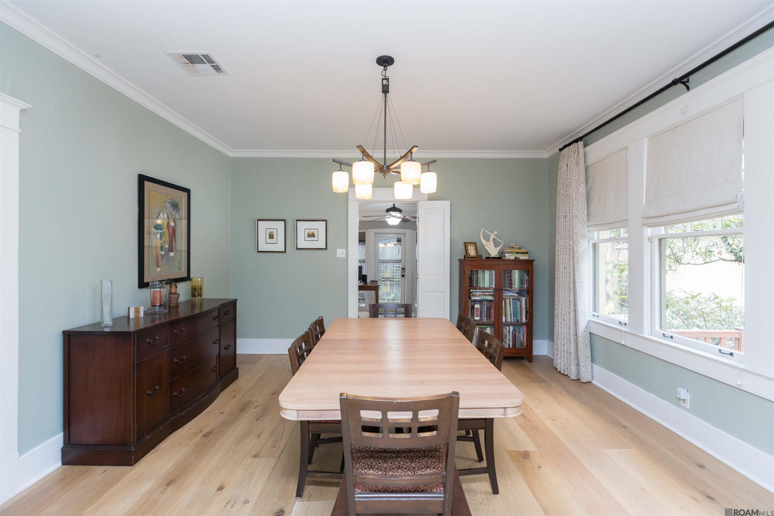 Baton Rouge, Louisiana, 70808, United States, 4 Bedrooms Bedrooms, ,4 BathroomsBathrooms,Residential,Active,2002323