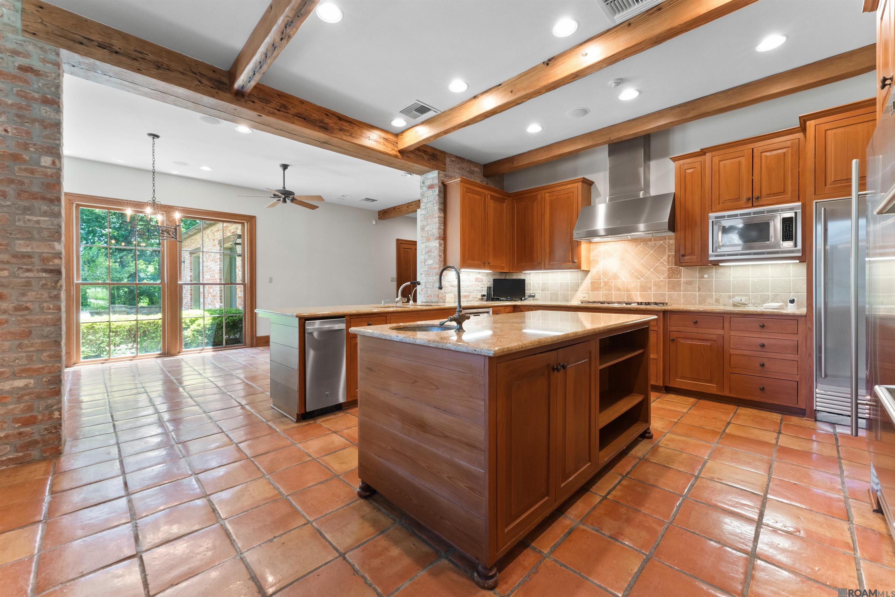 Baton Rouge, Louisiana, 70810, United States, ,5 BathroomsBathrooms,Residential,Active,1732390