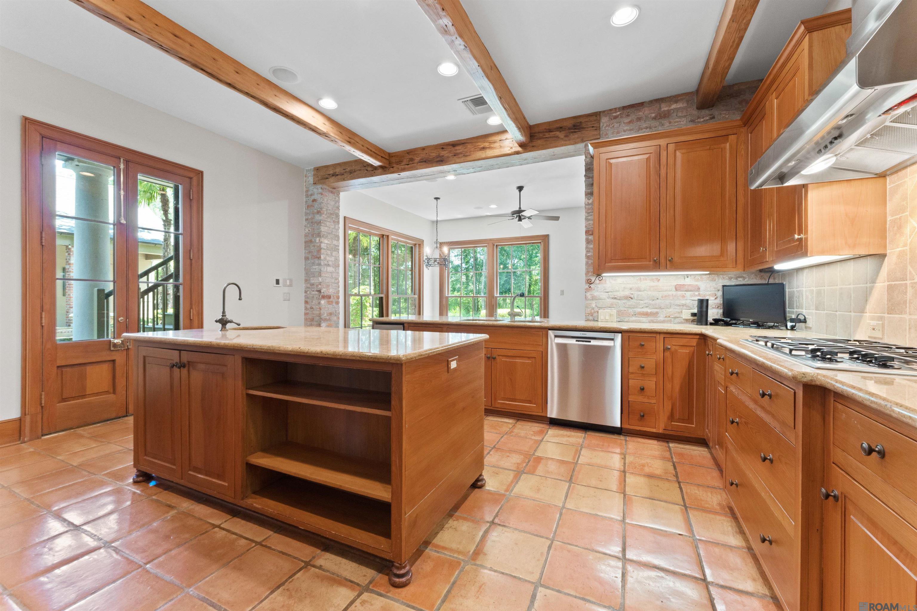 Baton Rouge, Louisiana, 70810, United States, ,5 BathroomsBathrooms,Residential,Active,1732390