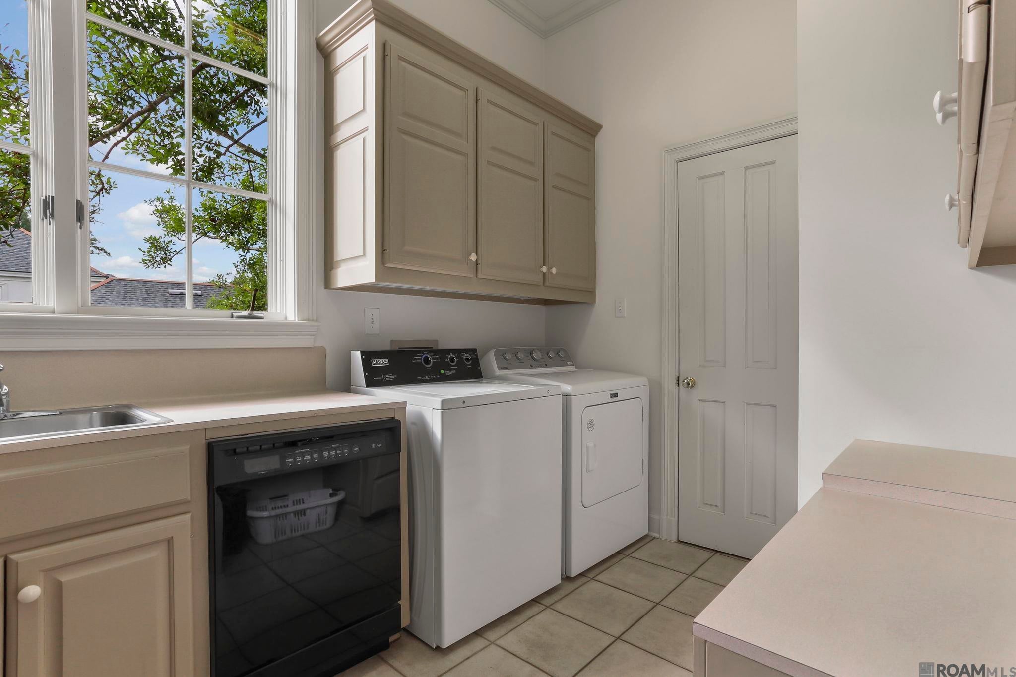 Baton Rouge, Louisiana, 70810, United States, 4 Bedrooms Bedrooms, ,5 BathroomsBathrooms,Residential,Active,1884866