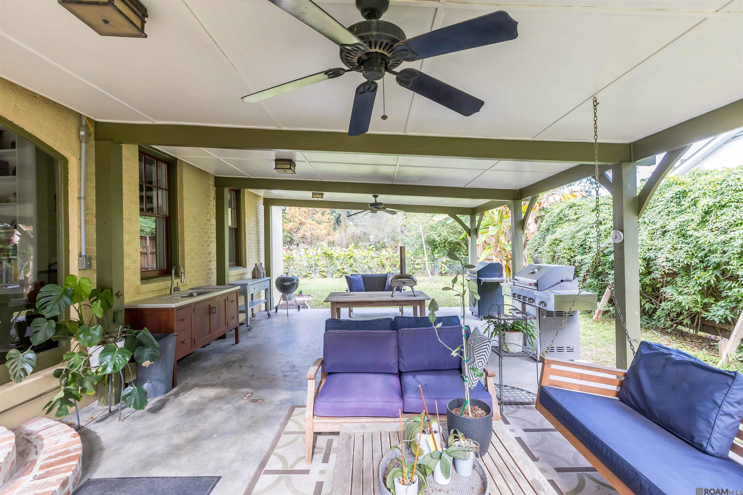 Baton Rouge, Louisiana, 70808, United States, 4 Bedrooms Bedrooms, ,4 BathroomsBathrooms,Residential,Active,2002323