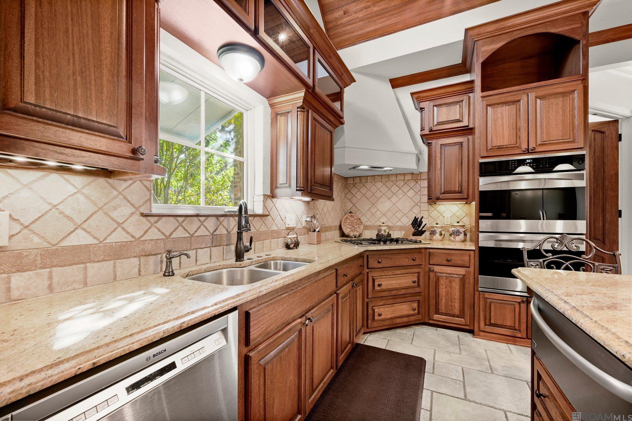 Baton Rouge, Louisiana, 70809, United States, ,5 BathroomsBathrooms,Residential,Active,1852704